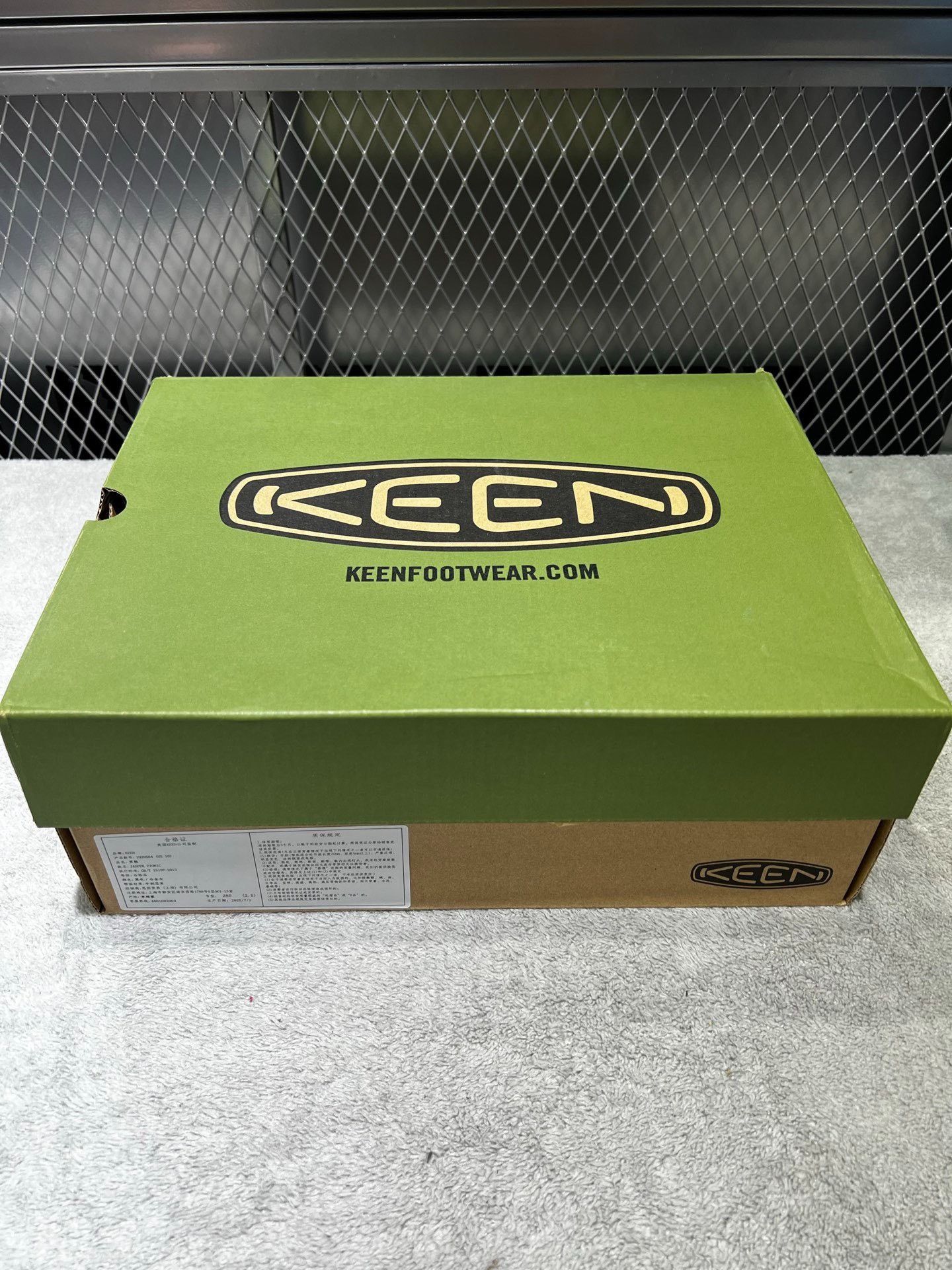 KEEN Keen Hiking Black Hoodie 43 Men Size US L / EU 52-54 / 3 - 8 Thumbnail