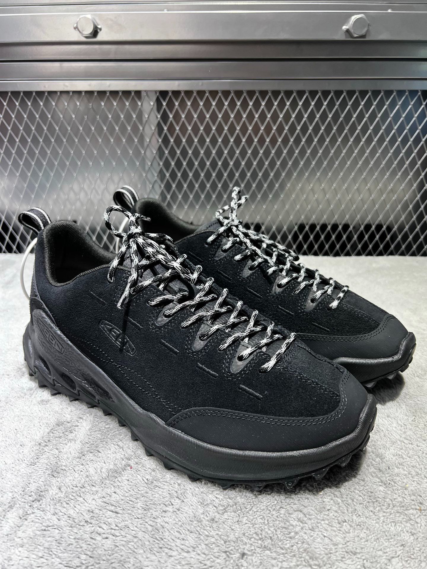 KEEN Keen Hiking Black Hoodie 43 Men Size US L / EU 52-54 / 3 - 3 Thumbnail