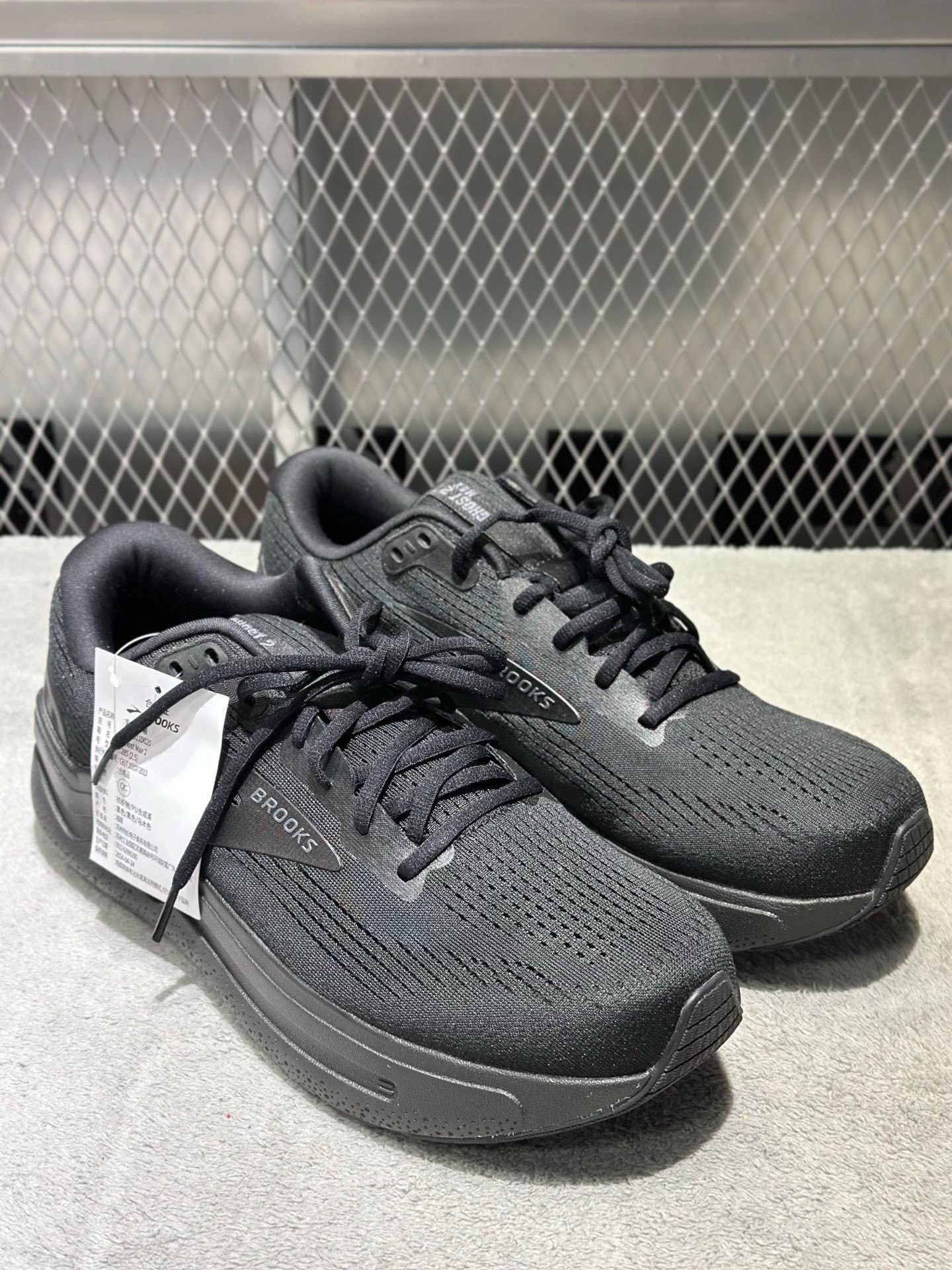 Other MAX 2 Black Lowtop Sneakers M Men Size US 10 / EU 43 - 3 Thumbnail