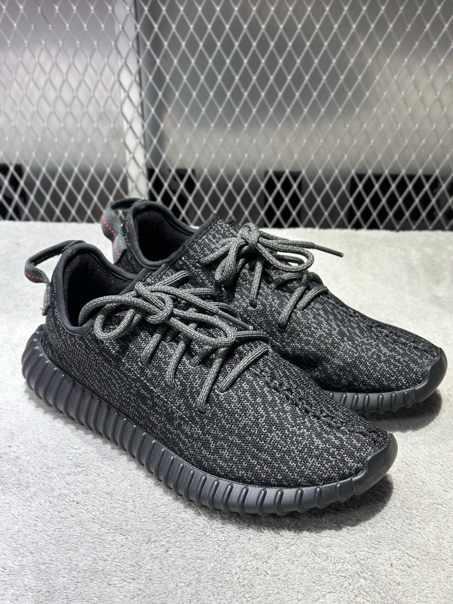 Adidas Adidas YEEZY Black Lowtop Sneakers 42 Men Size US 9 / EU 42 - 3 Thumbnail