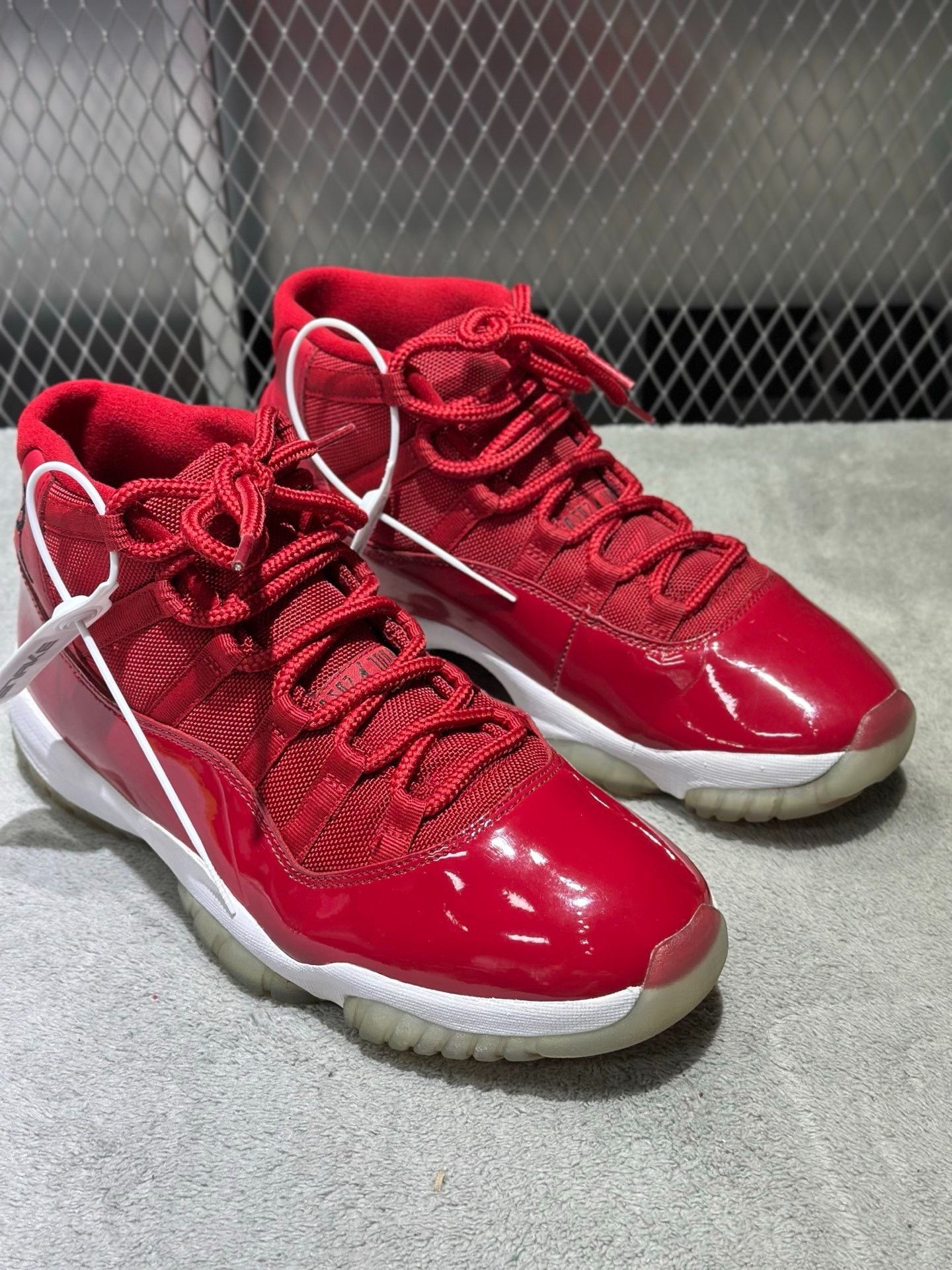 Nike Nike Retro Red Lowtop Sneakers 44.5 Men Size US 11 / EU 44 - 3 Thumbnail