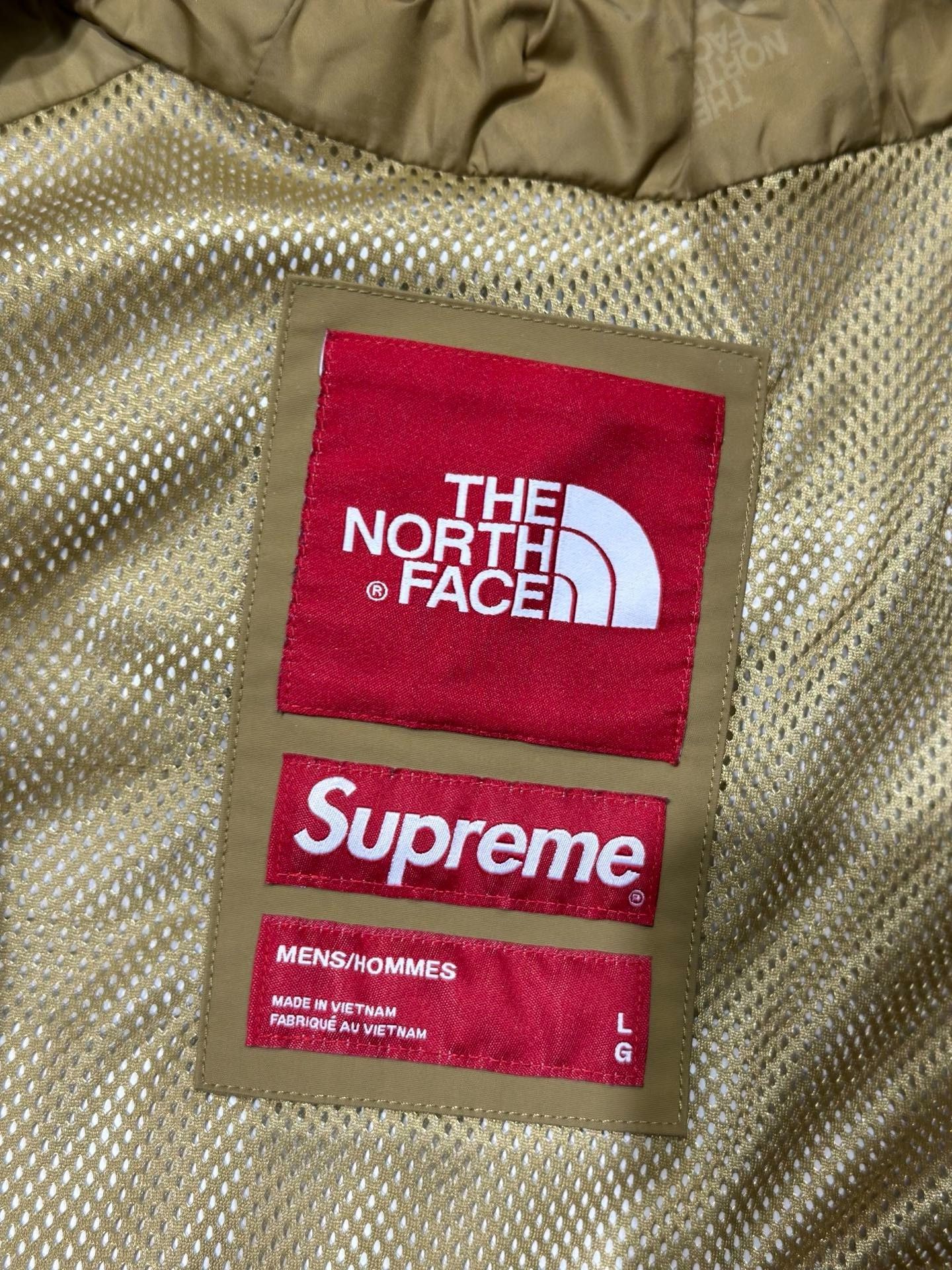 Supreme Supreme Collab Tie-Dye Multi Light Jacket L Men Size US L / EU 52-54 / 3 - 5 Thumbnail