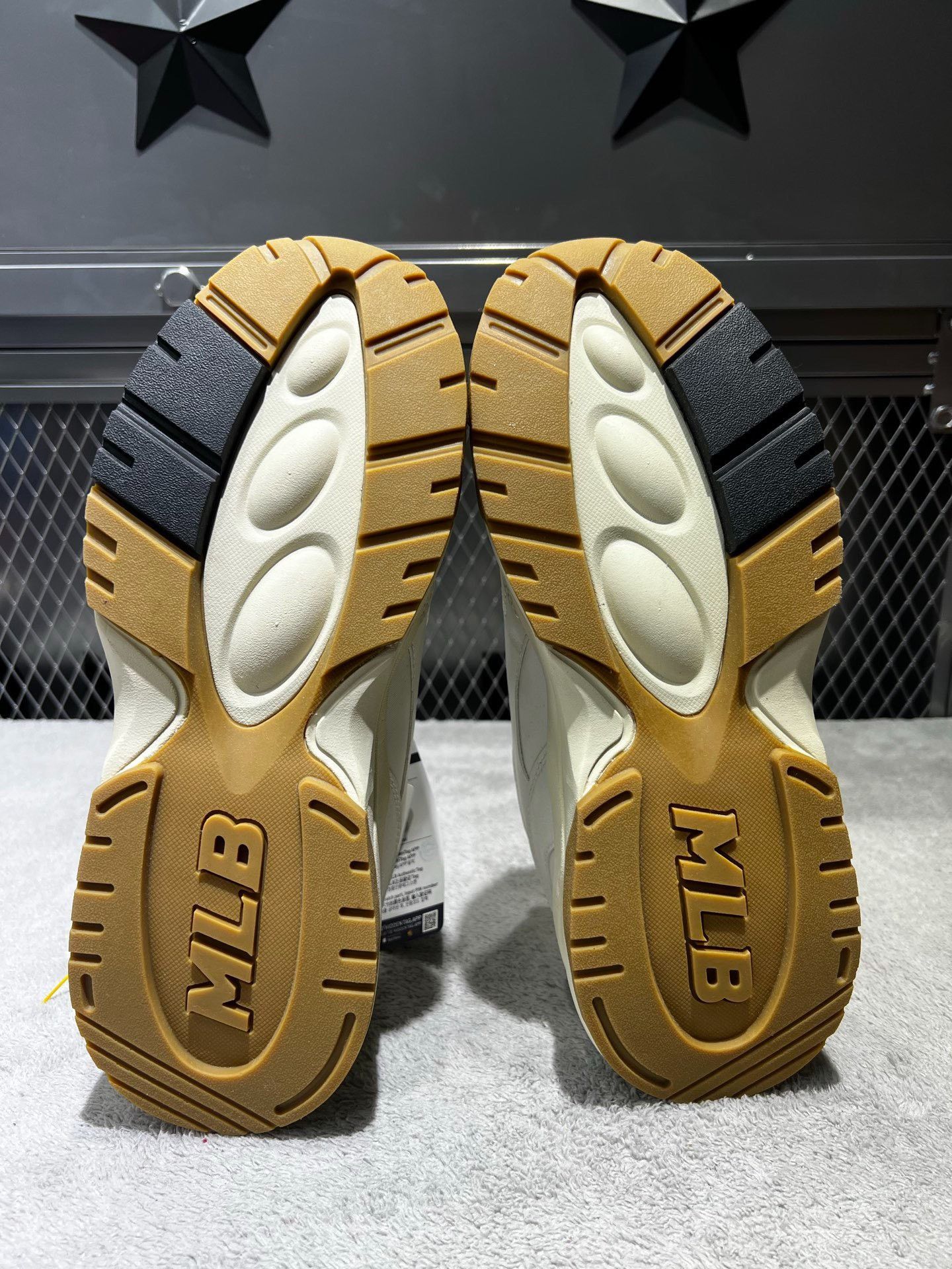 Other Leather White Lowtop Sneakers 44 Men Size US 10.5 / EU 43-44 - 5 Thumbnail