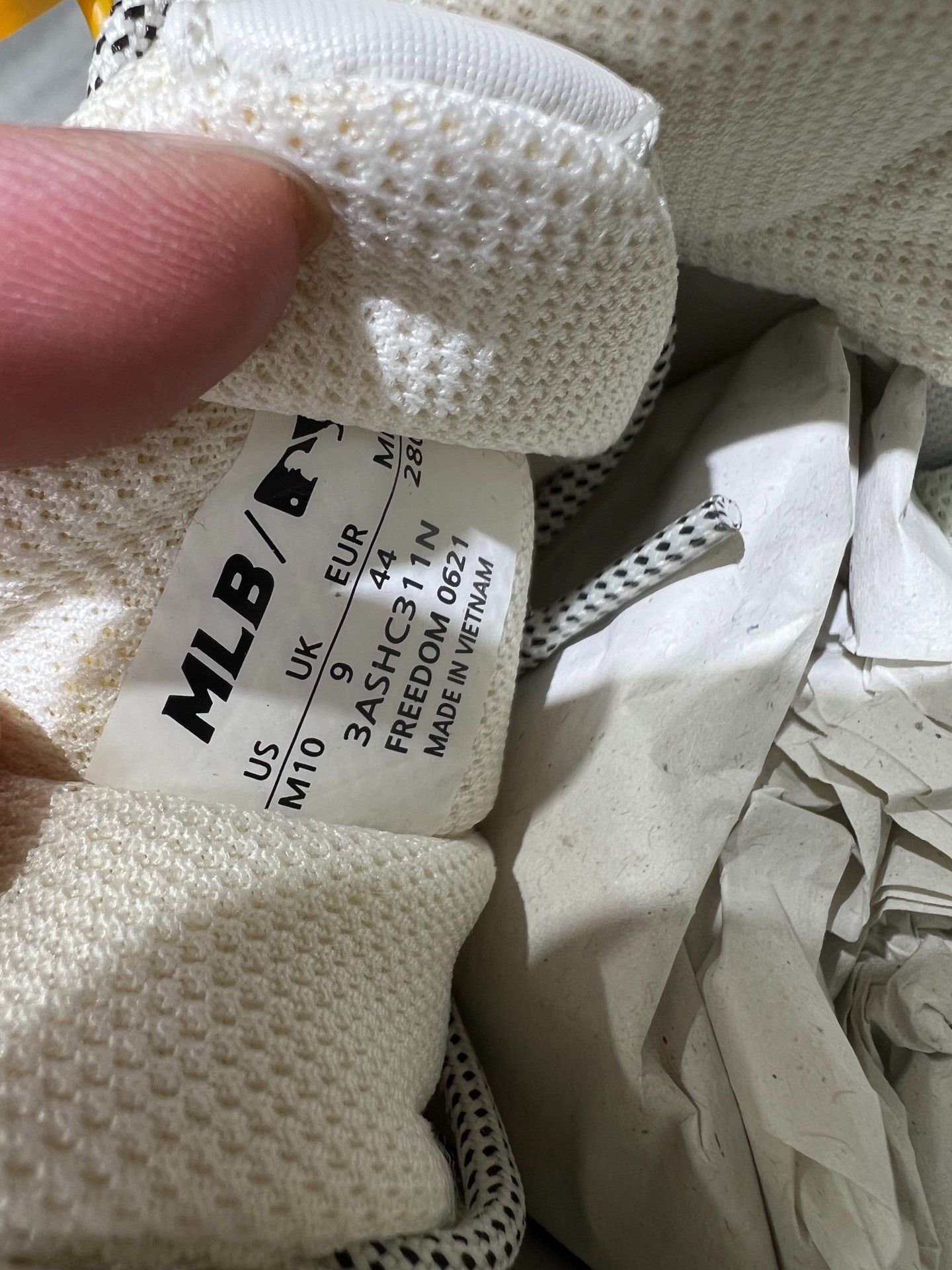 Other Leather White Lowtop Sneakers 44 Men Size US 10.5 / EU 43-44 - 7 Thumbnail