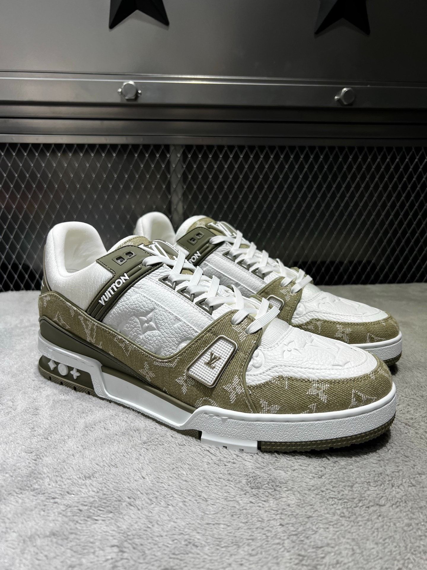 Louis Vuitton Louis Vuitton Training Denim Green Lowtop Sneakers 44 Men Size US 10.5 / EU 43-44 - 3 Thumbnail