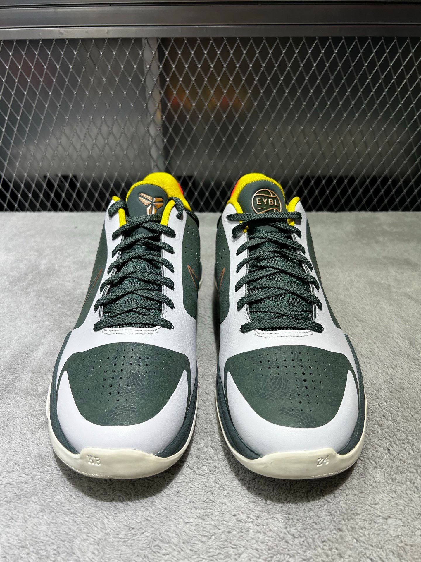 Nike Nike KOBE 5 Green Lowtop Sneakers 44 Men Size US 10.5 / EU 43-44 - 2 Thumbnail