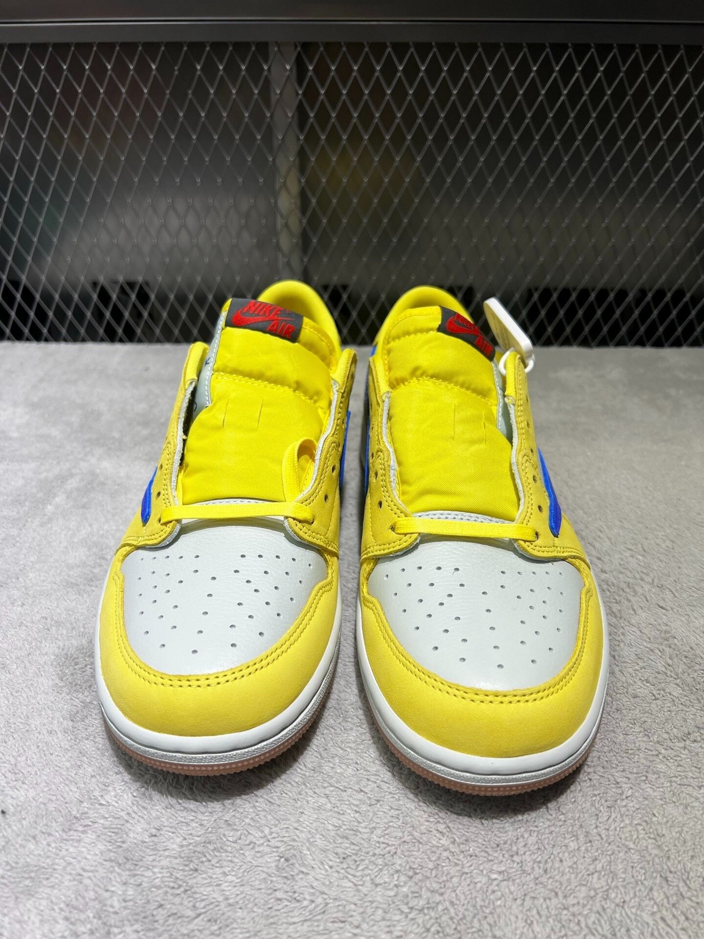 Nike Nike Yellow Lowtop Sneakers 43 Men Size US 10 / EU 43 - 2 Thumbnail