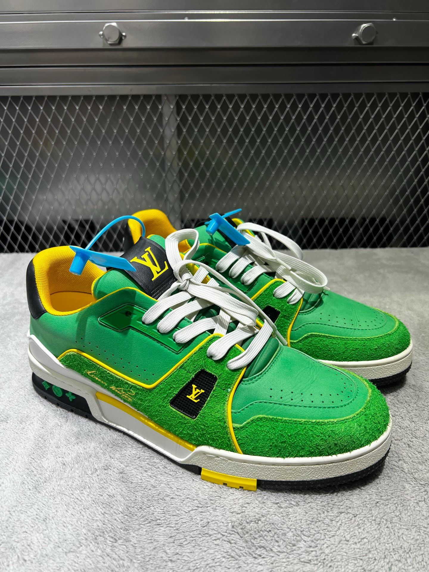 Louis Vuitton Louis Vuitton Training Green Lowtop Sneakers 42 Men Size US 9 / EU 42 - 3 Thumbnail