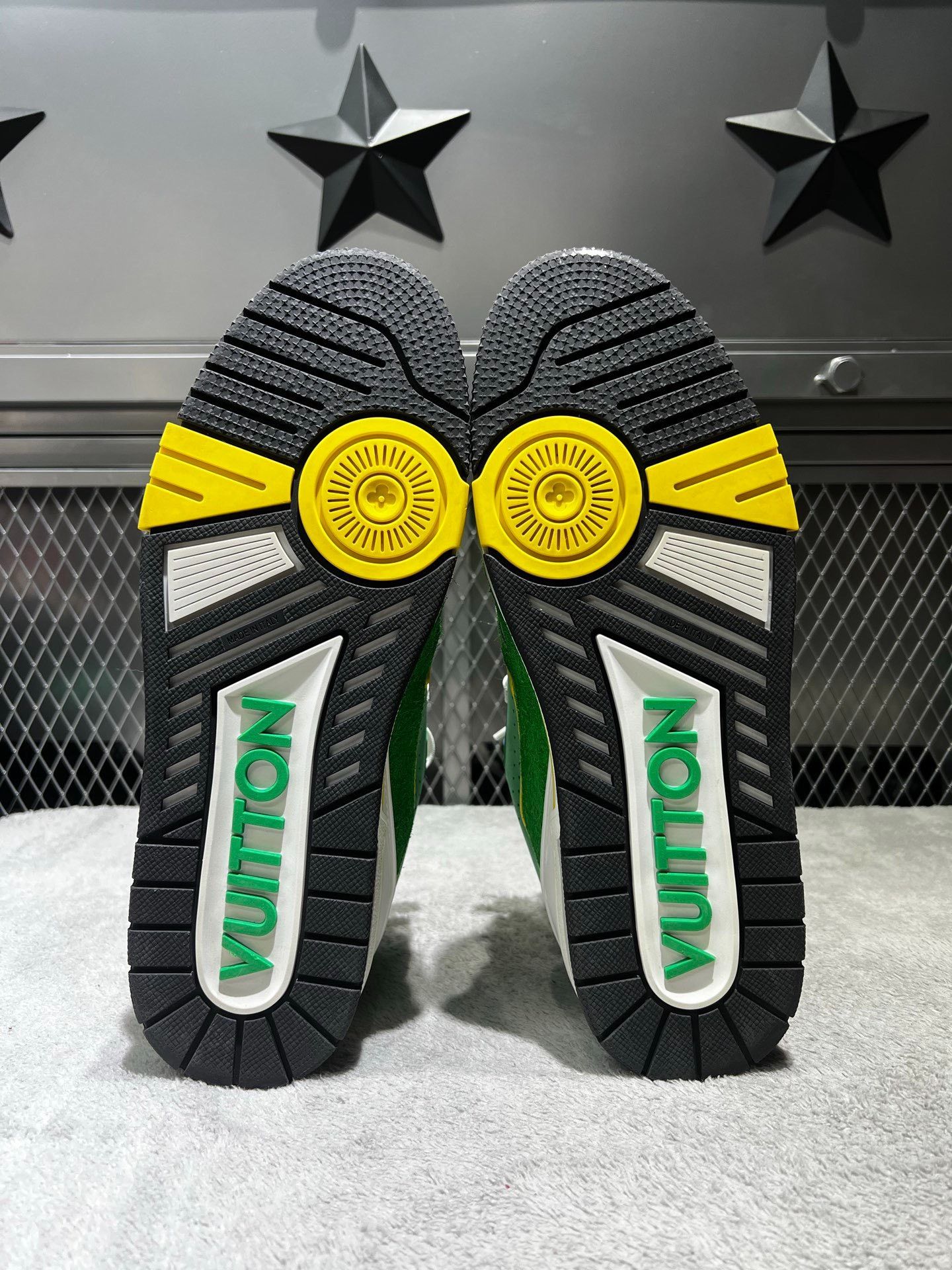 Louis Vuitton Louis Vuitton Training Green Lowtop Sneakers 42 Men Size US 9 / EU 42 - 5 Thumbnail