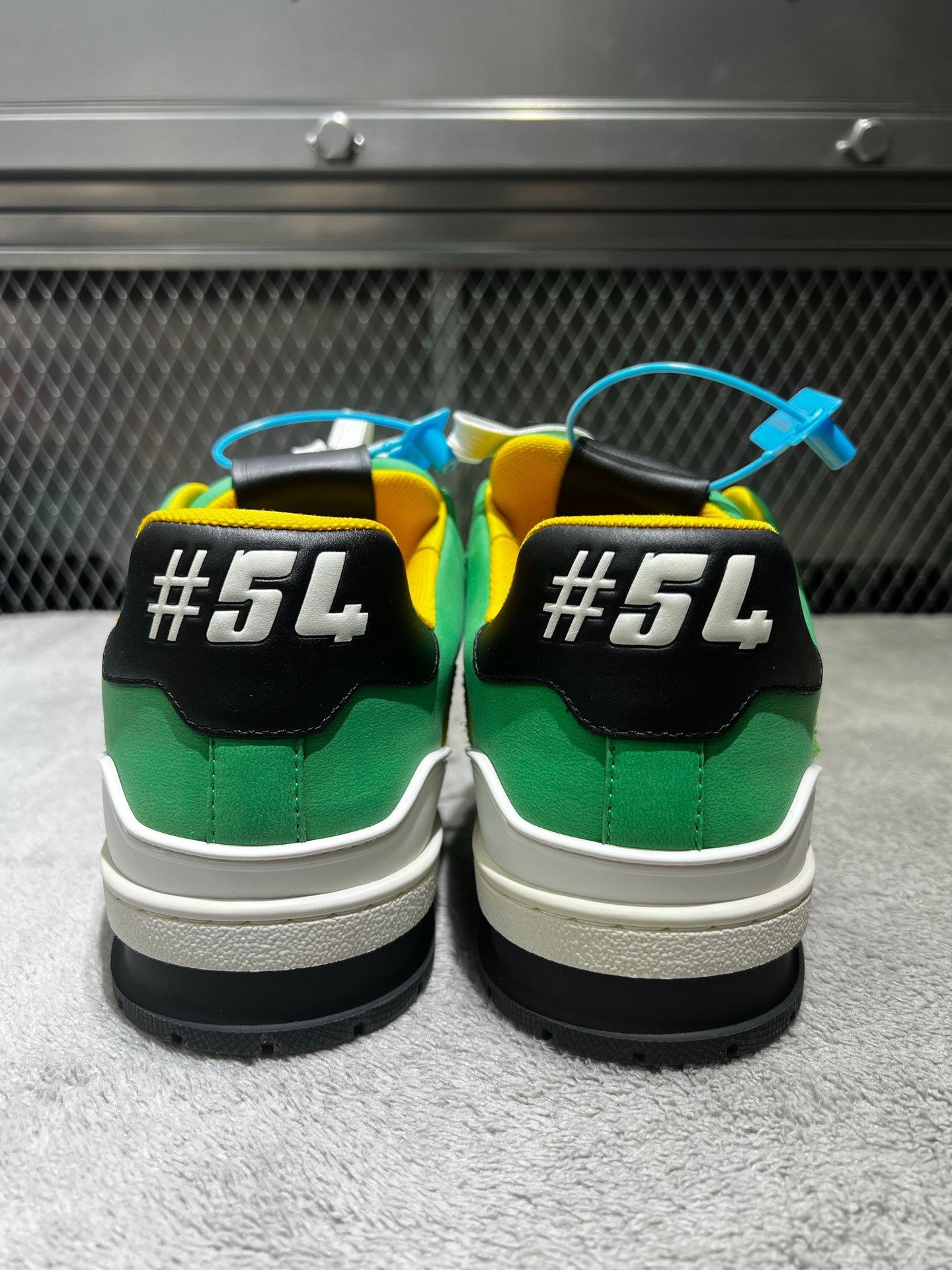 Louis Vuitton Louis Vuitton Training Green Lowtop Sneakers 42 Men Size US 9 / EU 42 - 7 Thumbnail