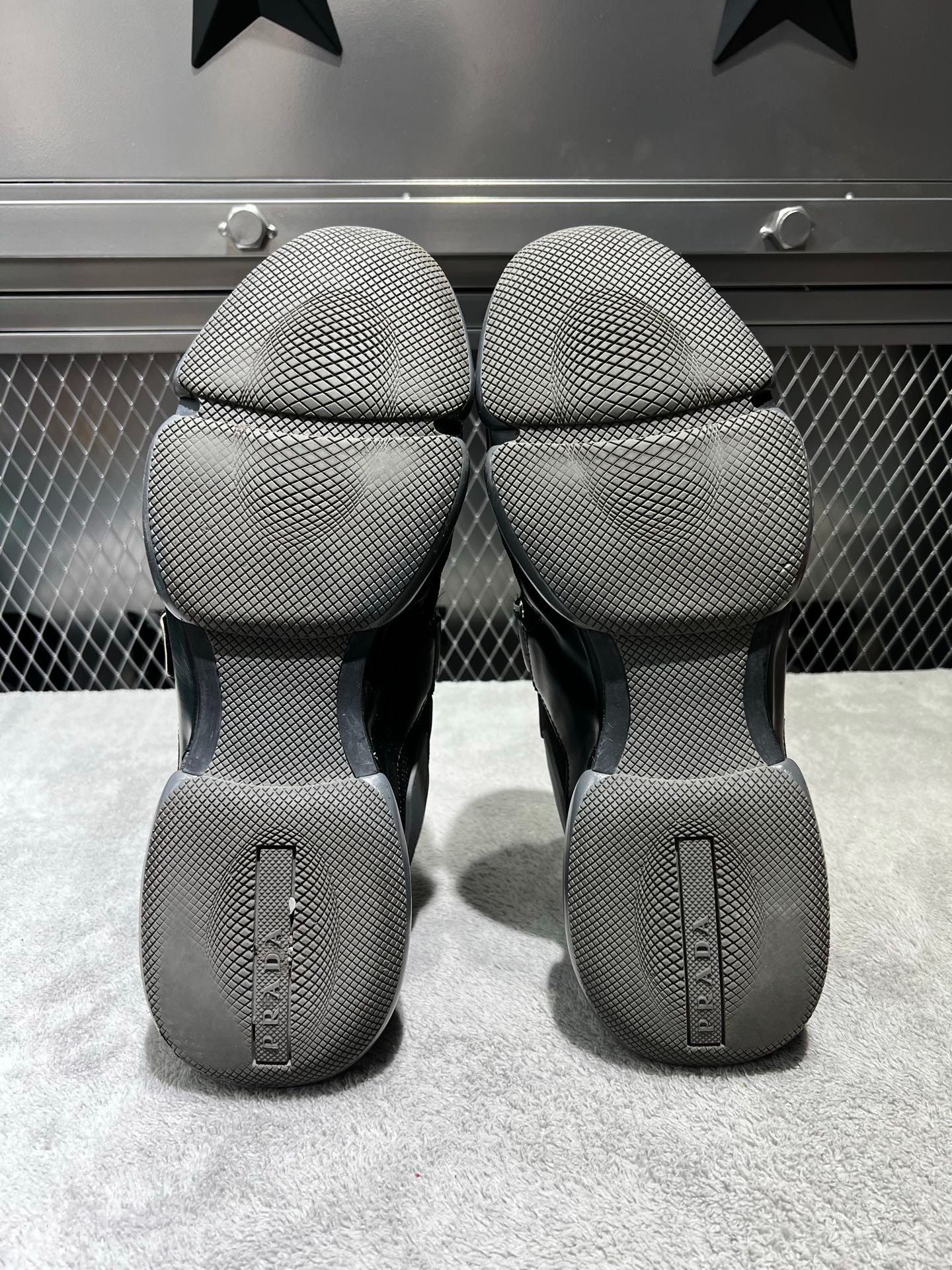 Prada Prada Gray Lowtop Sneakers 43.5 Men Size US 10.5 / EU 43-44 - 5 Thumbnail
