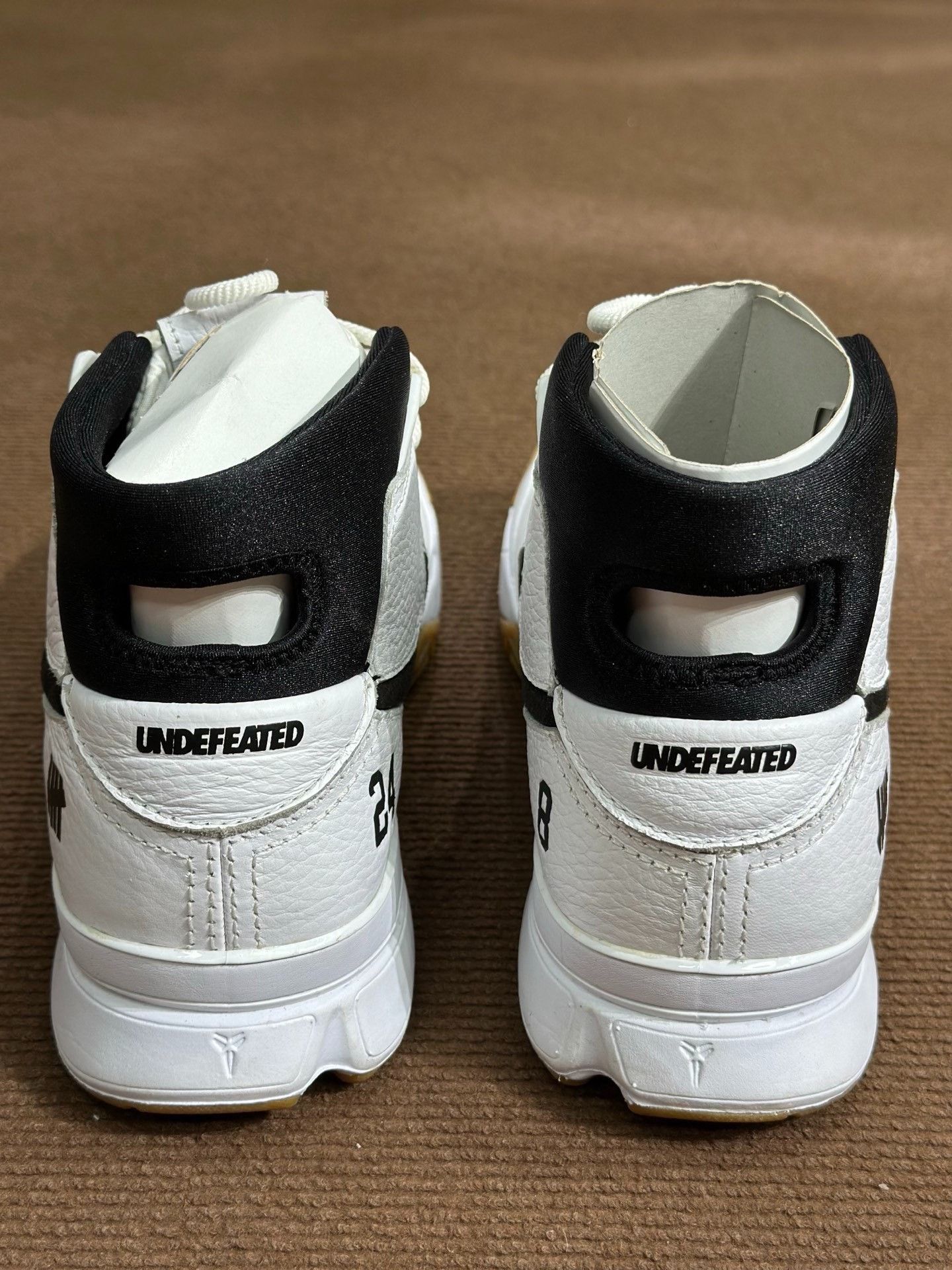Undefeated Undefeated KOBE 1 White Lowtop Sneakers 45 Men Size US 11.5 / EU 44-45 - 6 Thumbnail
