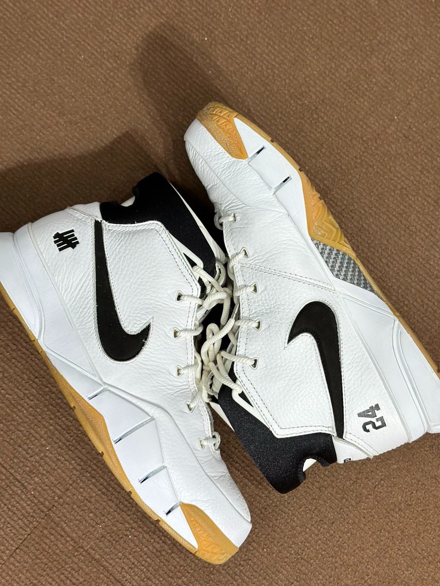 Undefeated Undefeated KOBE 1 White Lowtop Sneakers 45 Men Size US 11.5 / EU 44-45 - 4 Thumbnail