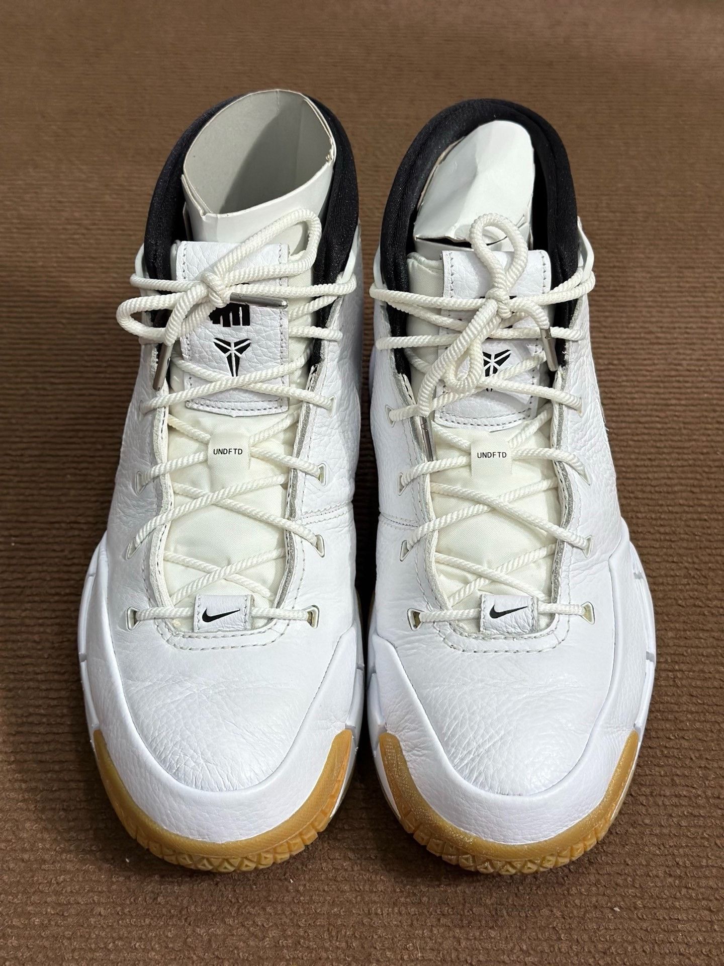 Undefeated Undefeated KOBE 1 White Lowtop Sneakers 45 Men Size US 11.5 / EU 44-45 - 2 Thumbnail