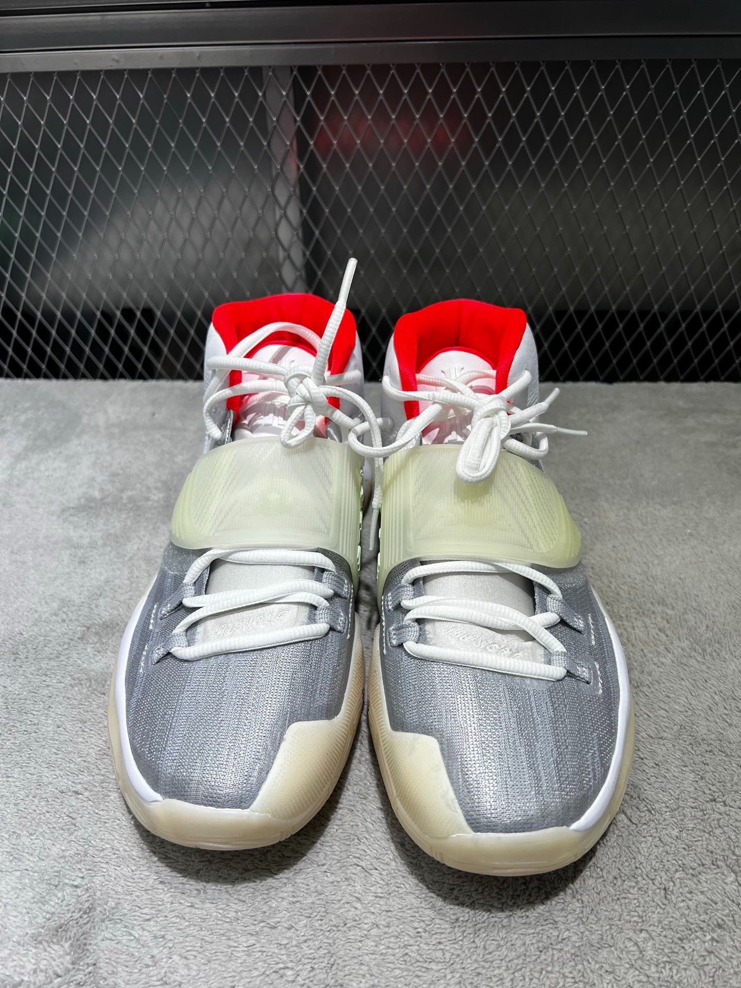 Nike Nike KYRIE 6 White Lowtop Sneakers 44 Men Size US 10.5 / EU 43-44 - 2 Thumbnail