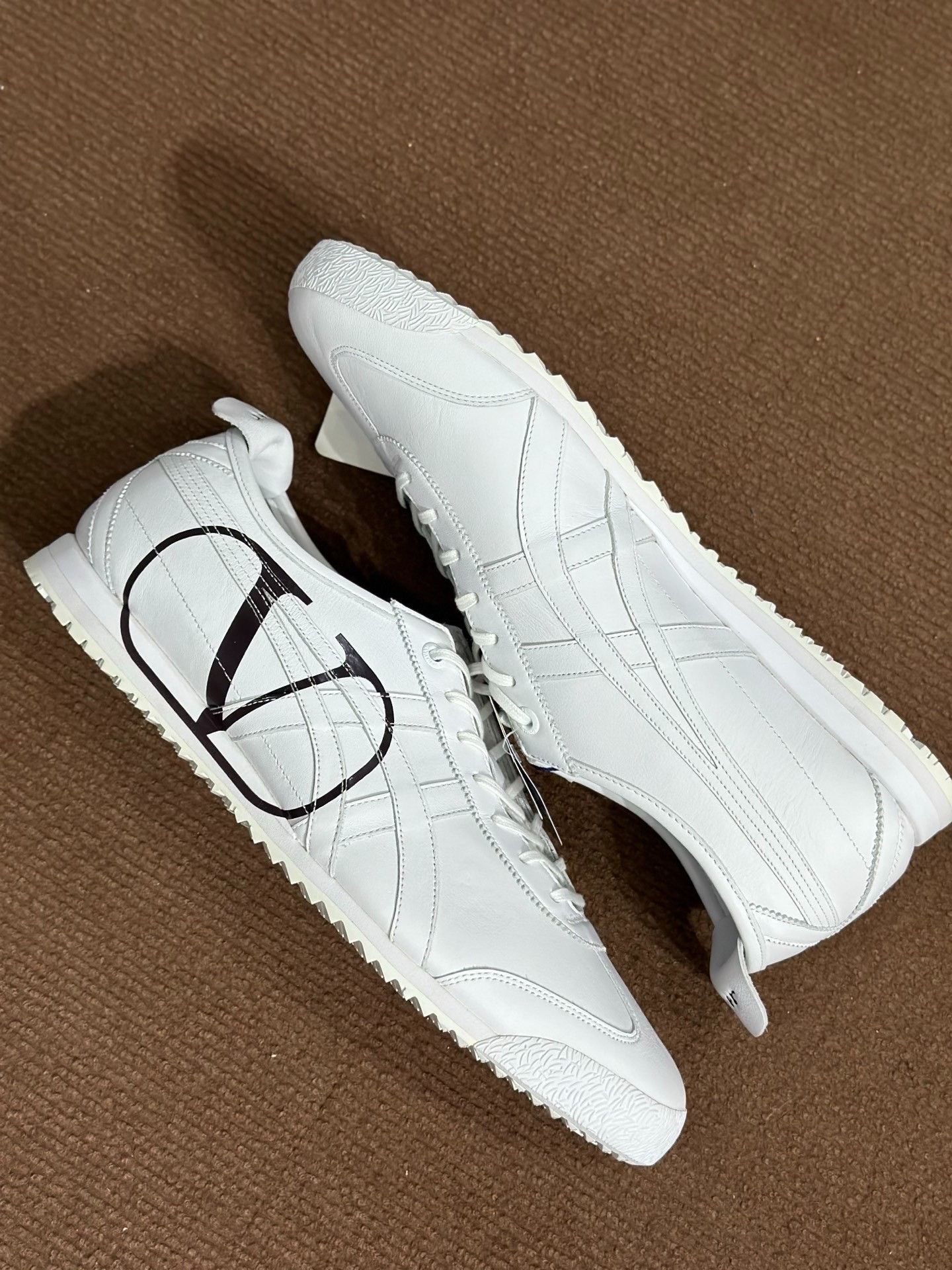 Valentino Valentino Tiger White Lowtop Sneakers 43.5 Men Size US 10.5 / EU 43-44 - 4 Thumbnail