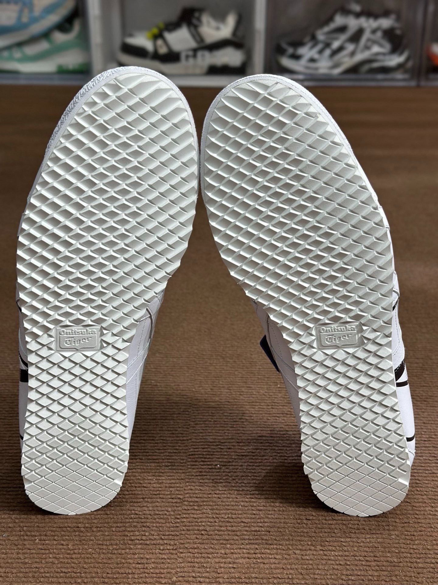 Valentino Valentino Tiger White Lowtop Sneakers 43.5 Men Size US 10.5 / EU 43-44 - 5 Thumbnail