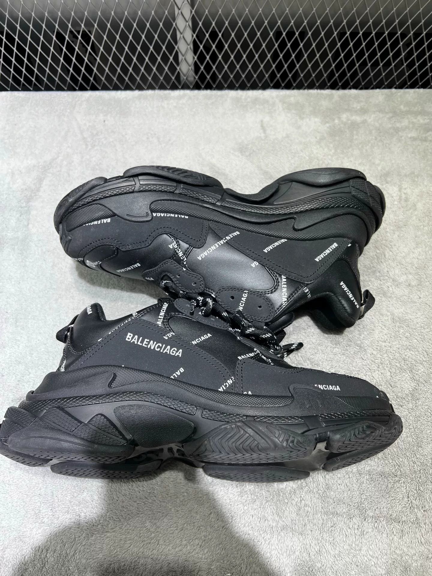Balenciaga Balenciaga Black Lowtop Sneakers S Men Size US 10 / EU 43 - 4 Thumbnail