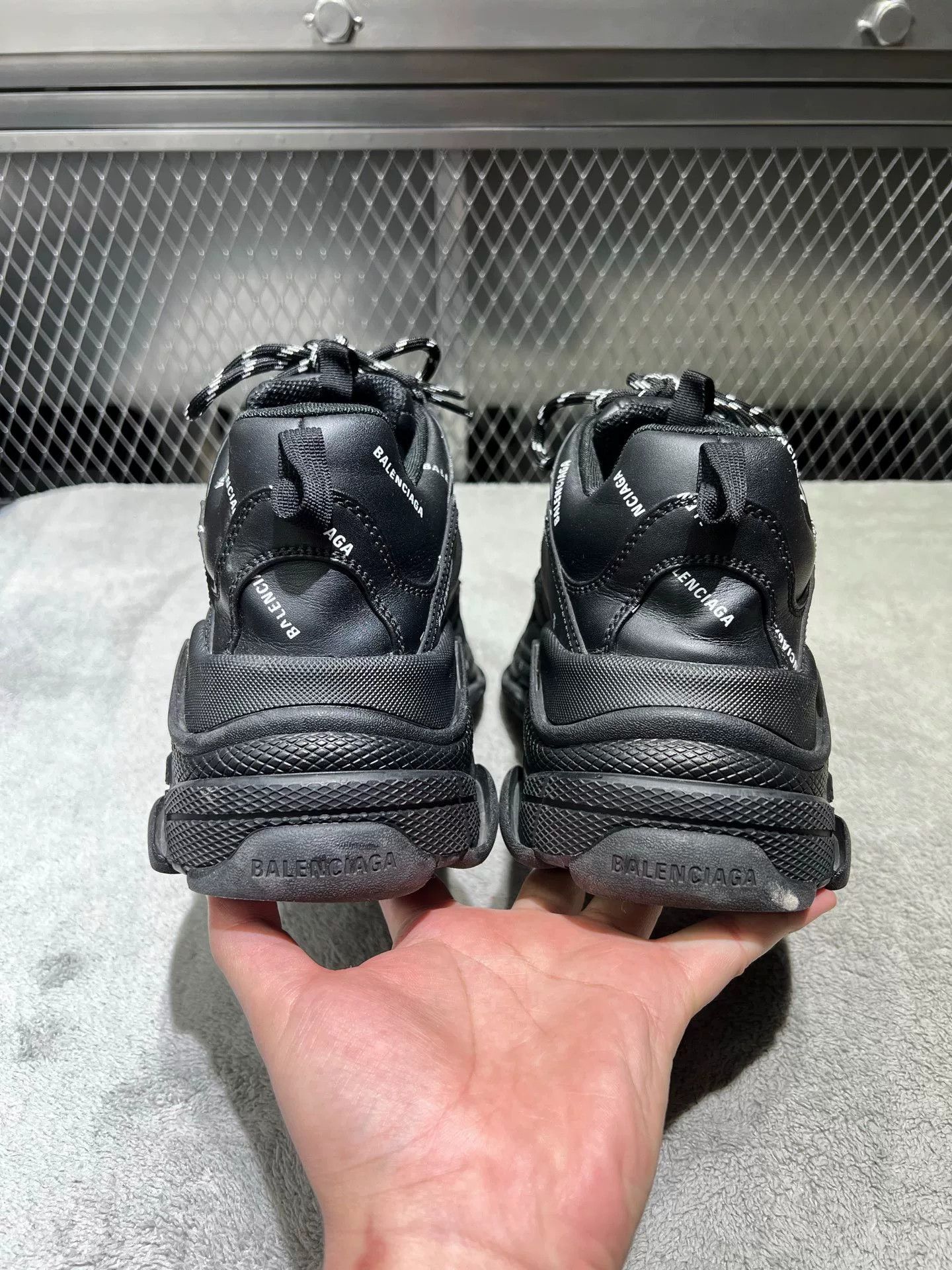 Balenciaga Balenciaga Black Lowtop Sneakers S Men Size US 10 / EU 43 - 6 Thumbnail