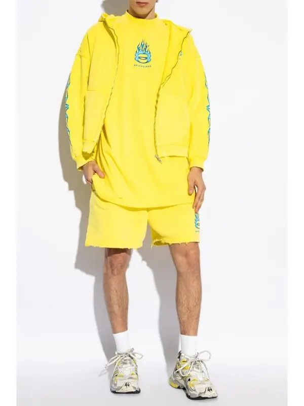 Balenciaga Oversized Burning Unity T-shirt in Yellow Size US L / EU 52-54 / 3 - 3 Thumbnail