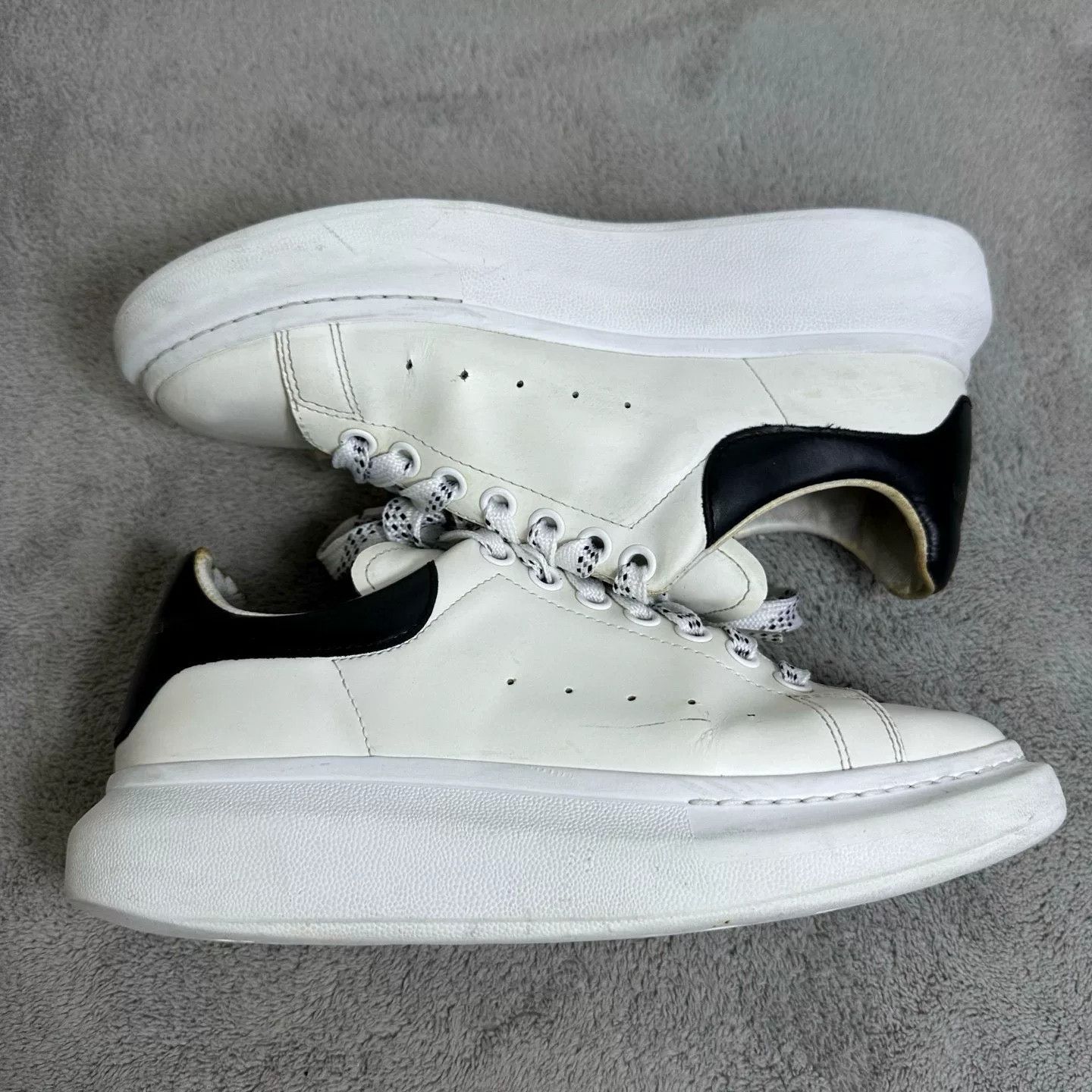 Alexander McQueen Alexander McQueen White Lowtop Sneakers 40 Men Size US 7.5 / EU 40-41 - 4 Thumbnail