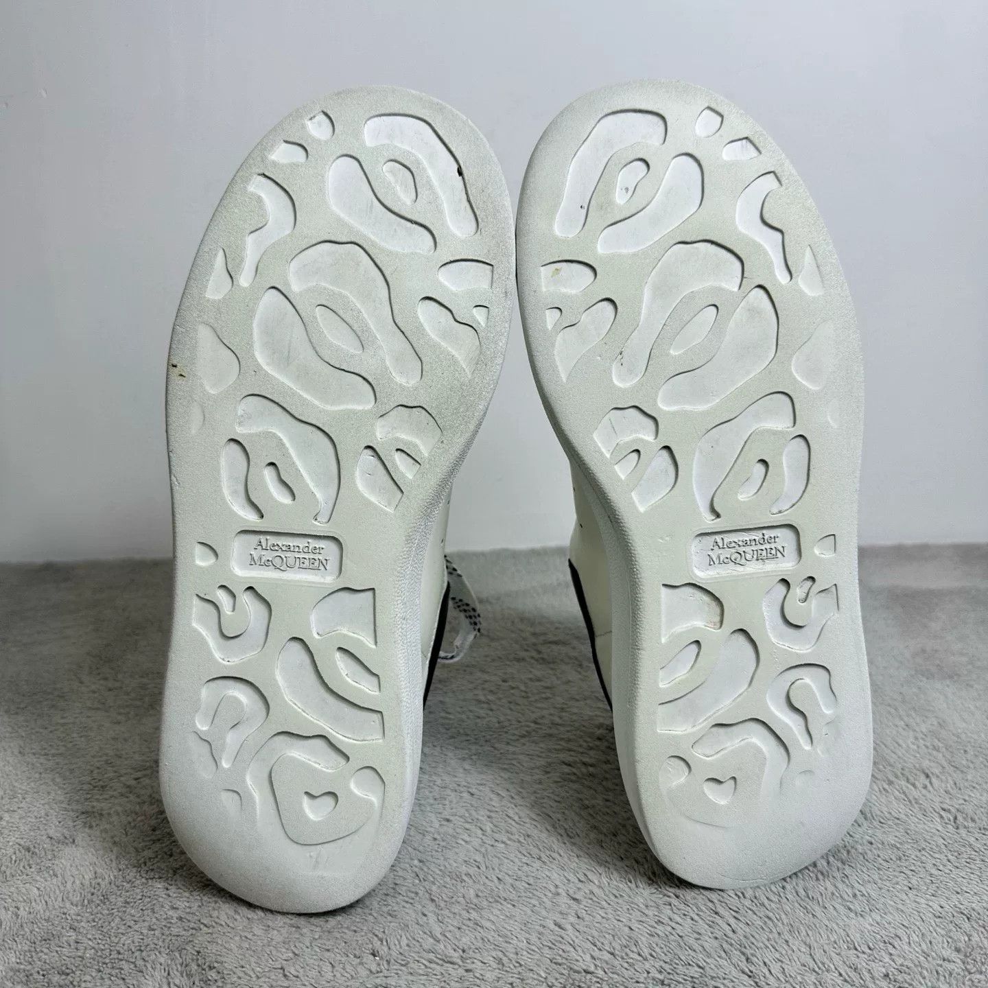 Alexander McQueen Alexander McQueen White Lowtop Sneakers 40 Men Size US 7.5 / EU 40-41 - 5 Thumbnail