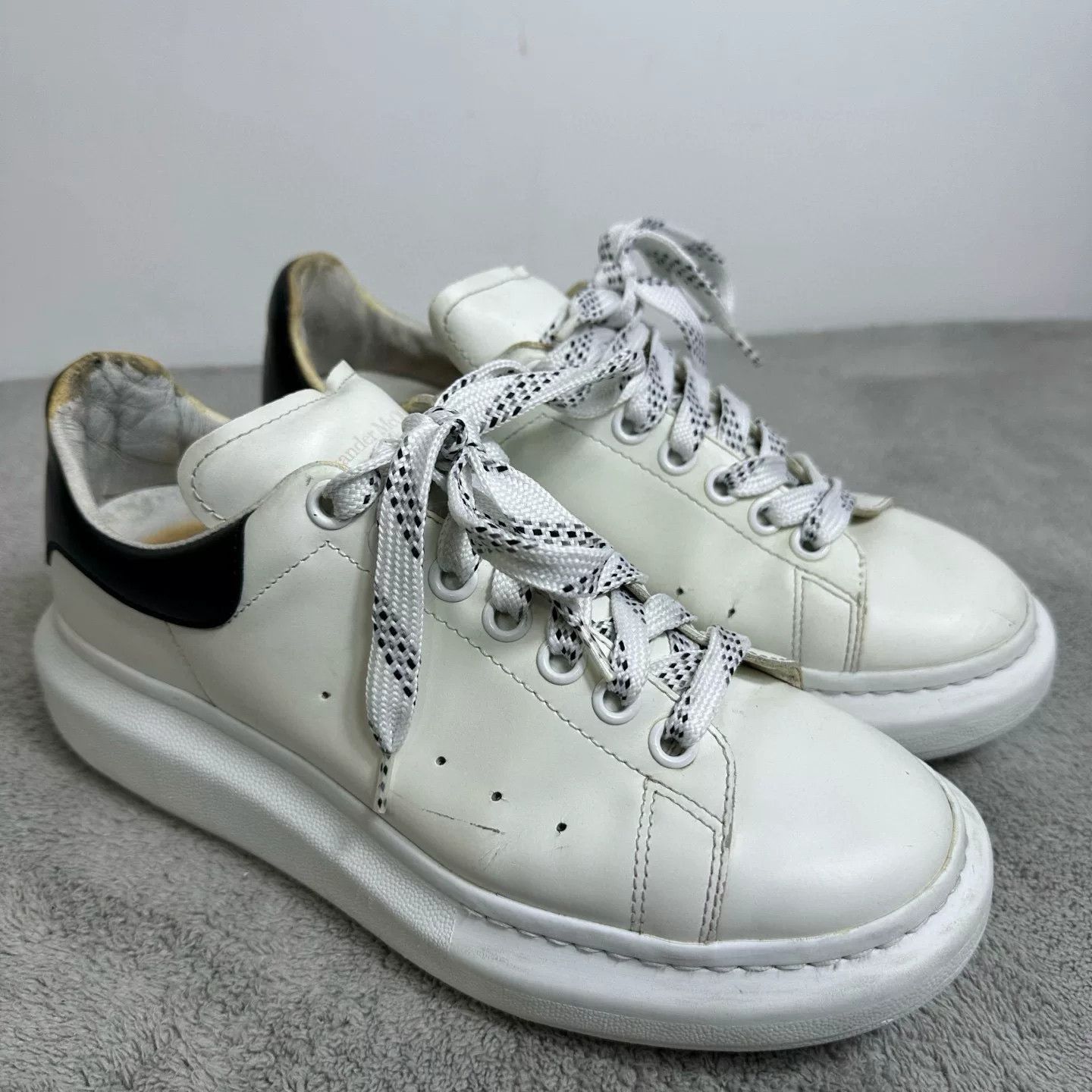 Alexander McQueen Alexander McQueen White Lowtop Sneakers 40 Men Size US 7.5 / EU 40-41 - 3 Thumbnail