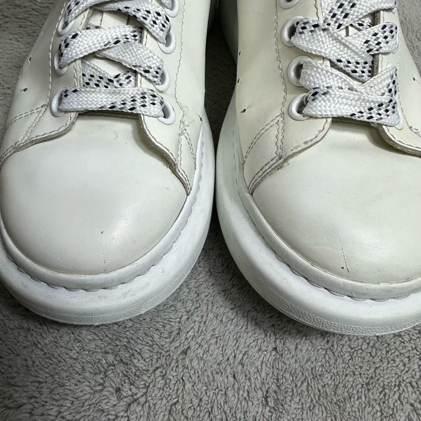 Alexander McQueen Alexander McQueen White Lowtop Sneakers 40 Men Size US 7.5 / EU 40-41 - 7 Thumbnail