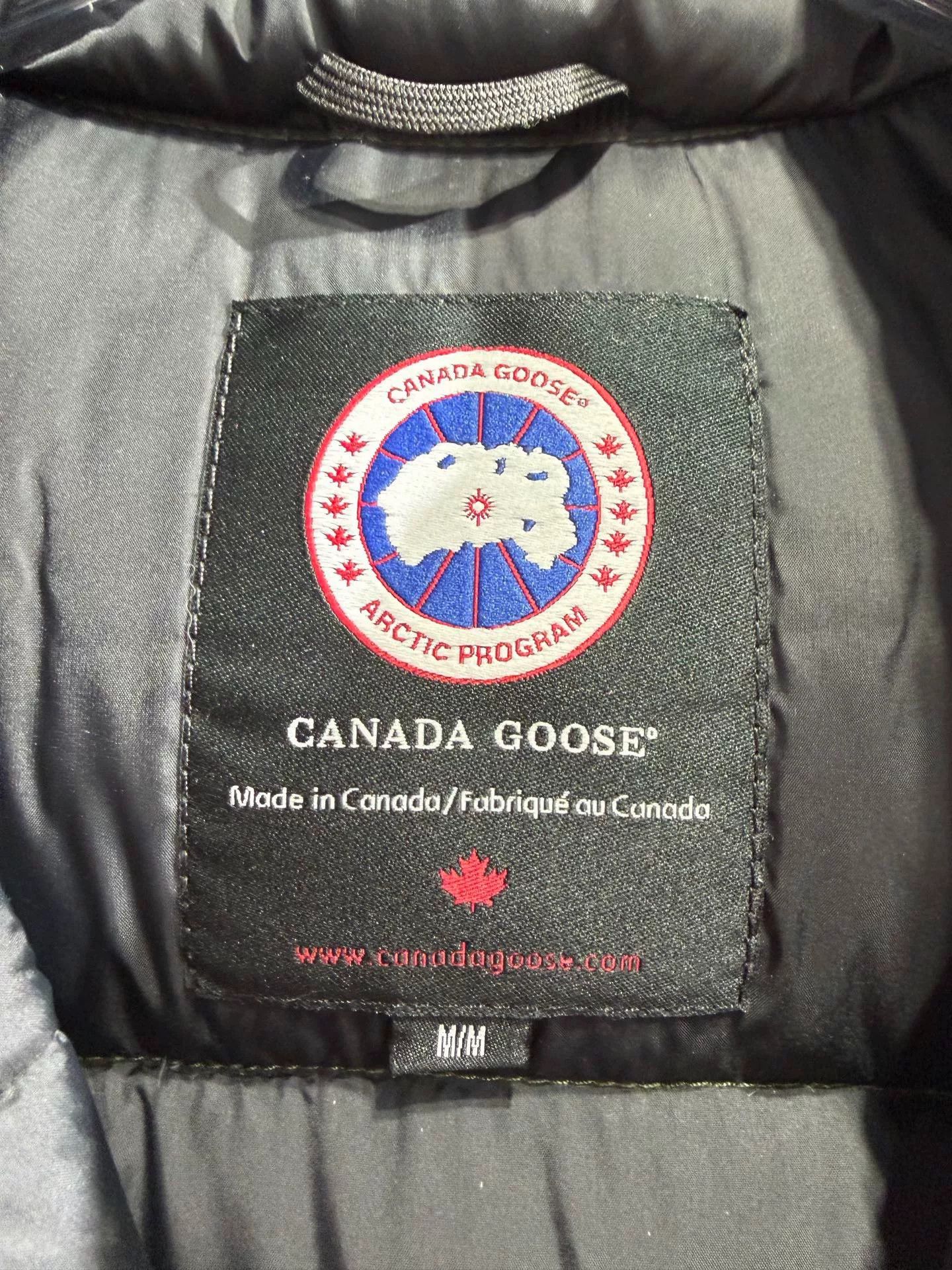 Canada Goose Canada Goose Down Camo Vest M Men Size US M / EU 48-50 / 2 - 3 Thumbnail