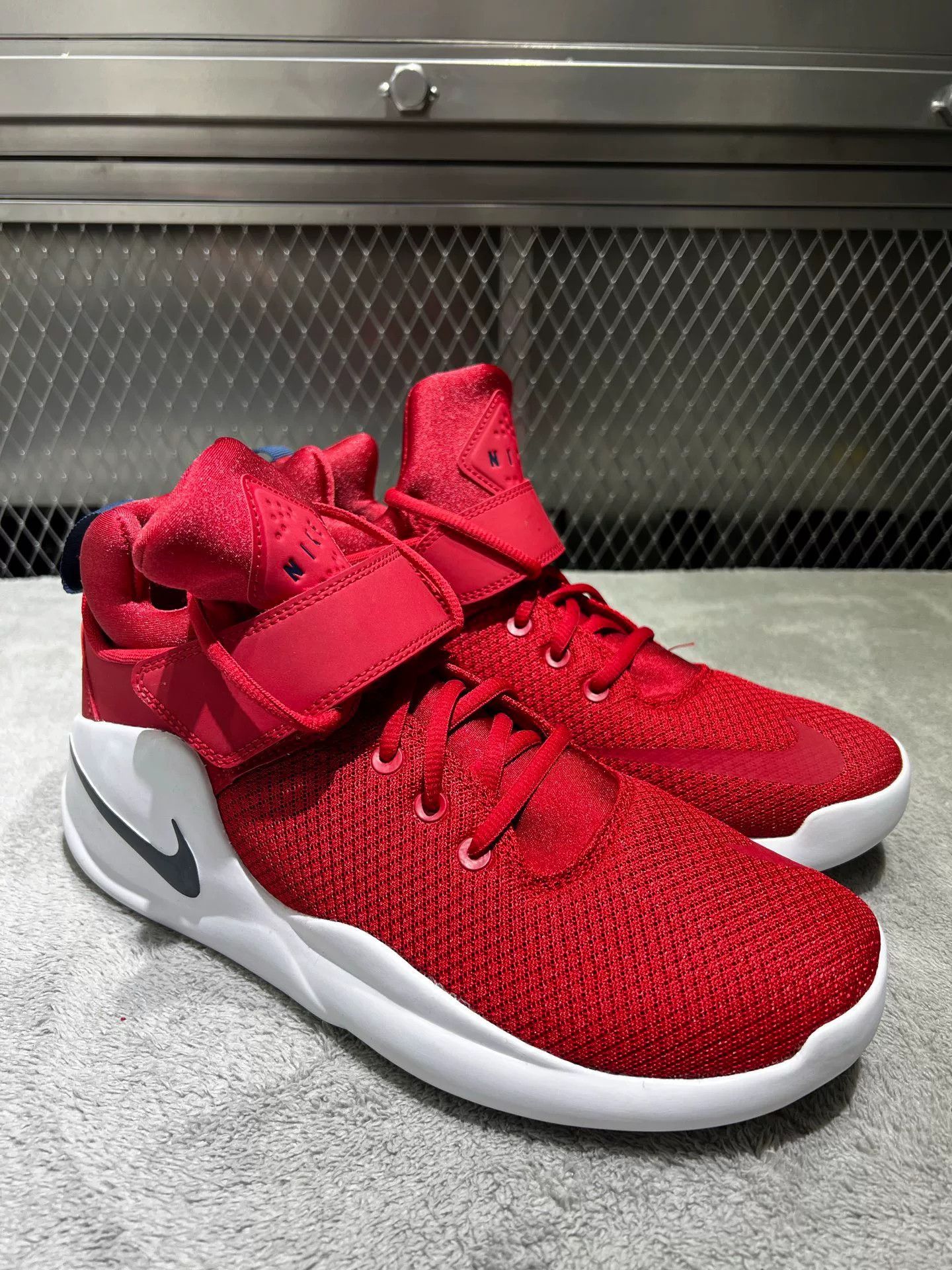 Nike Nike Retro Red Lowtop Sneakers 42 Men Size US 9 / EU 42 - 3 Thumbnail