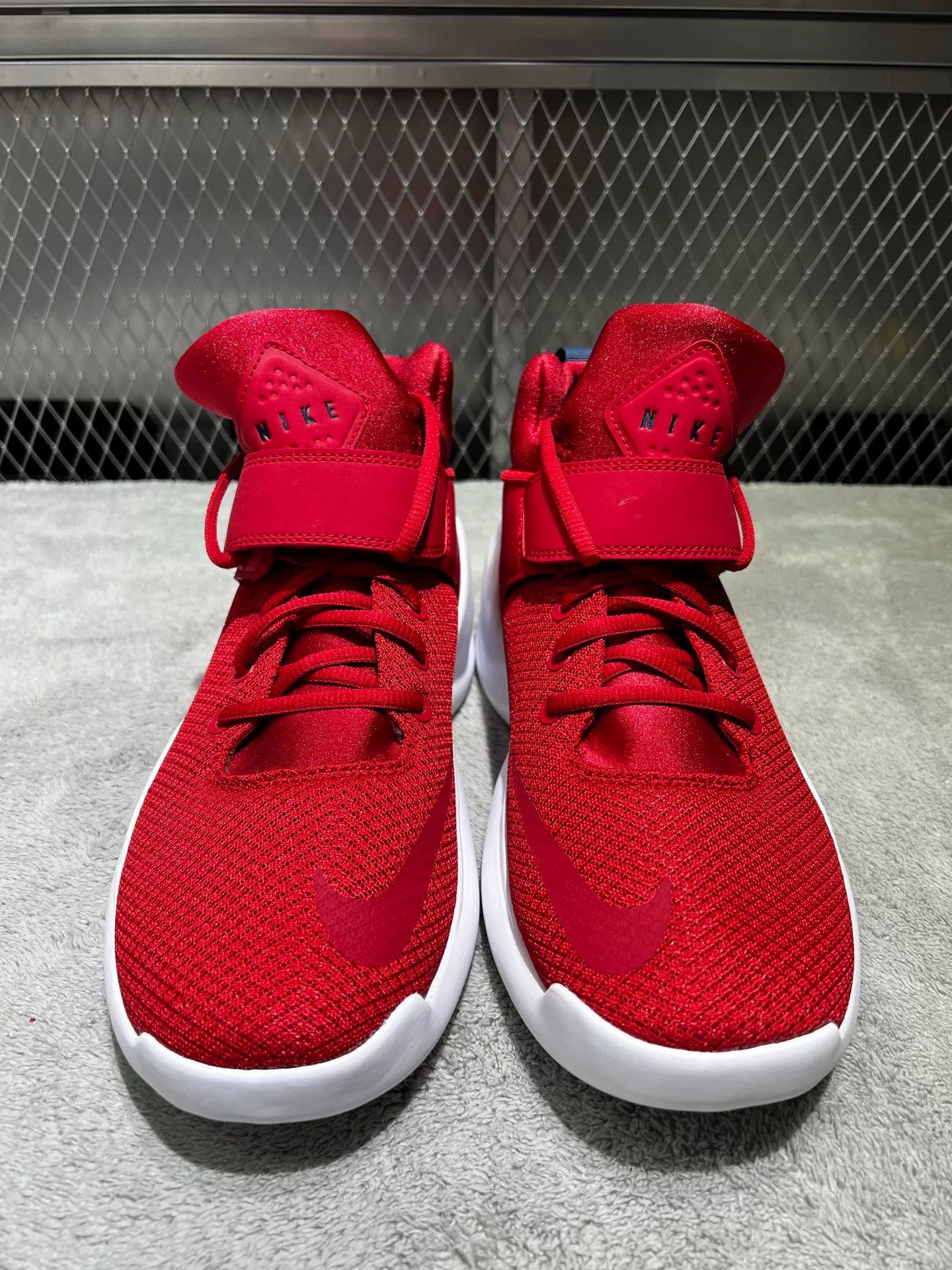 Nike Nike Retro Red Lowtop Sneakers 42 Men Size US 9 / EU 42 - 2 Thumbnail