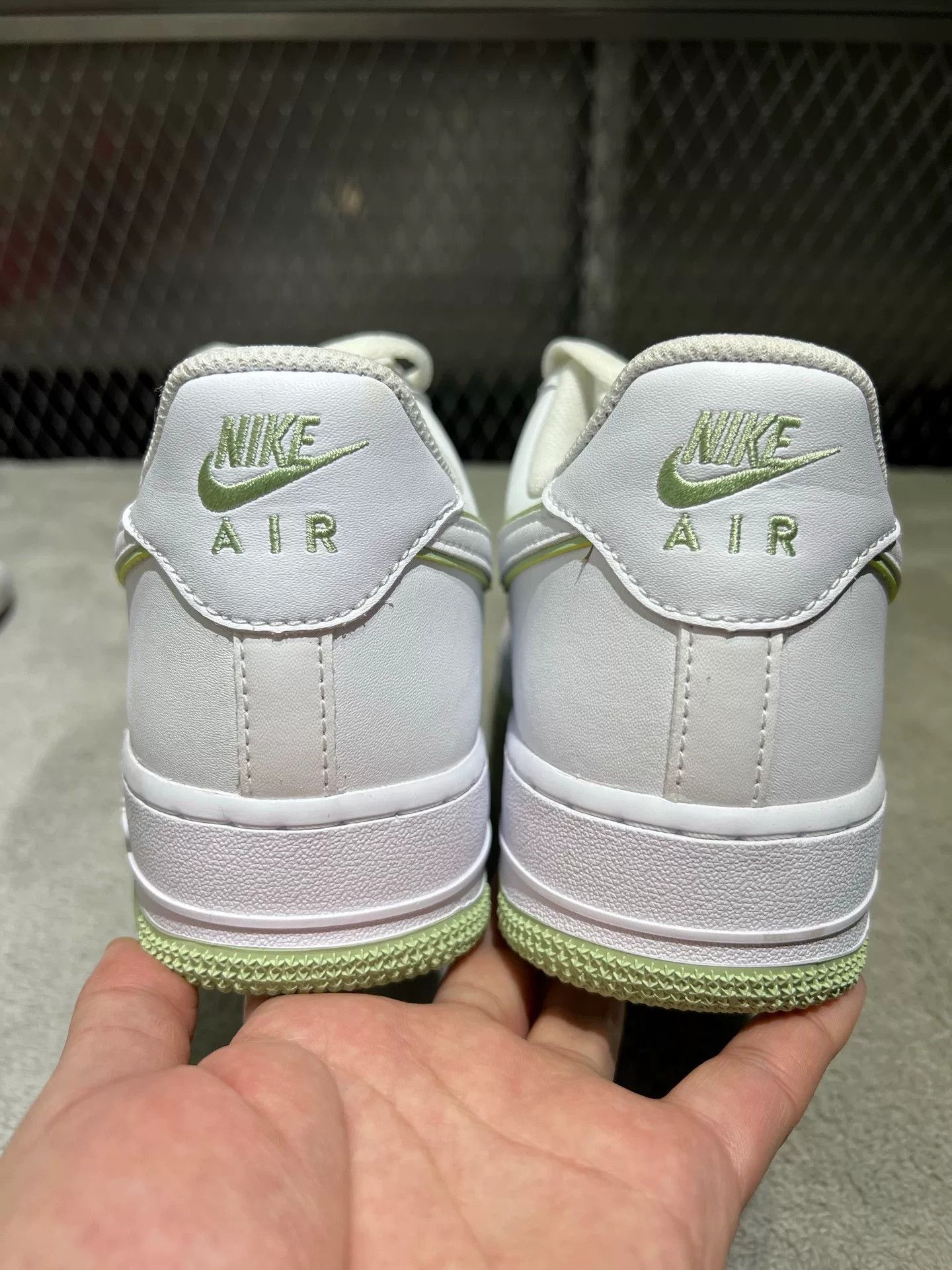 Nike Nike Green Lowtop Sneakers 42 Men Size US 9 / EU 42 - 7 Thumbnail