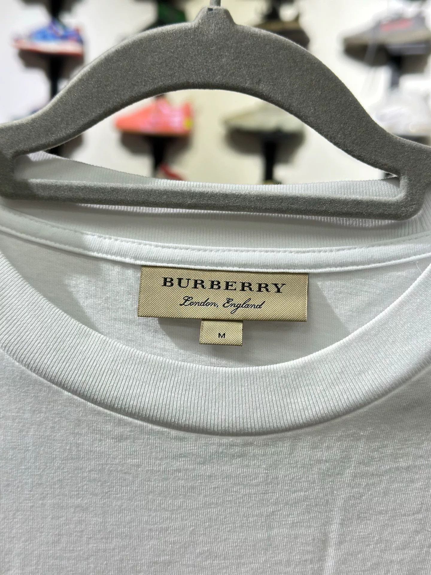 Burberry Burberry Printed White T-Shirt M Men Size US M / EU 48-50 / 2 - 2 Thumbnail