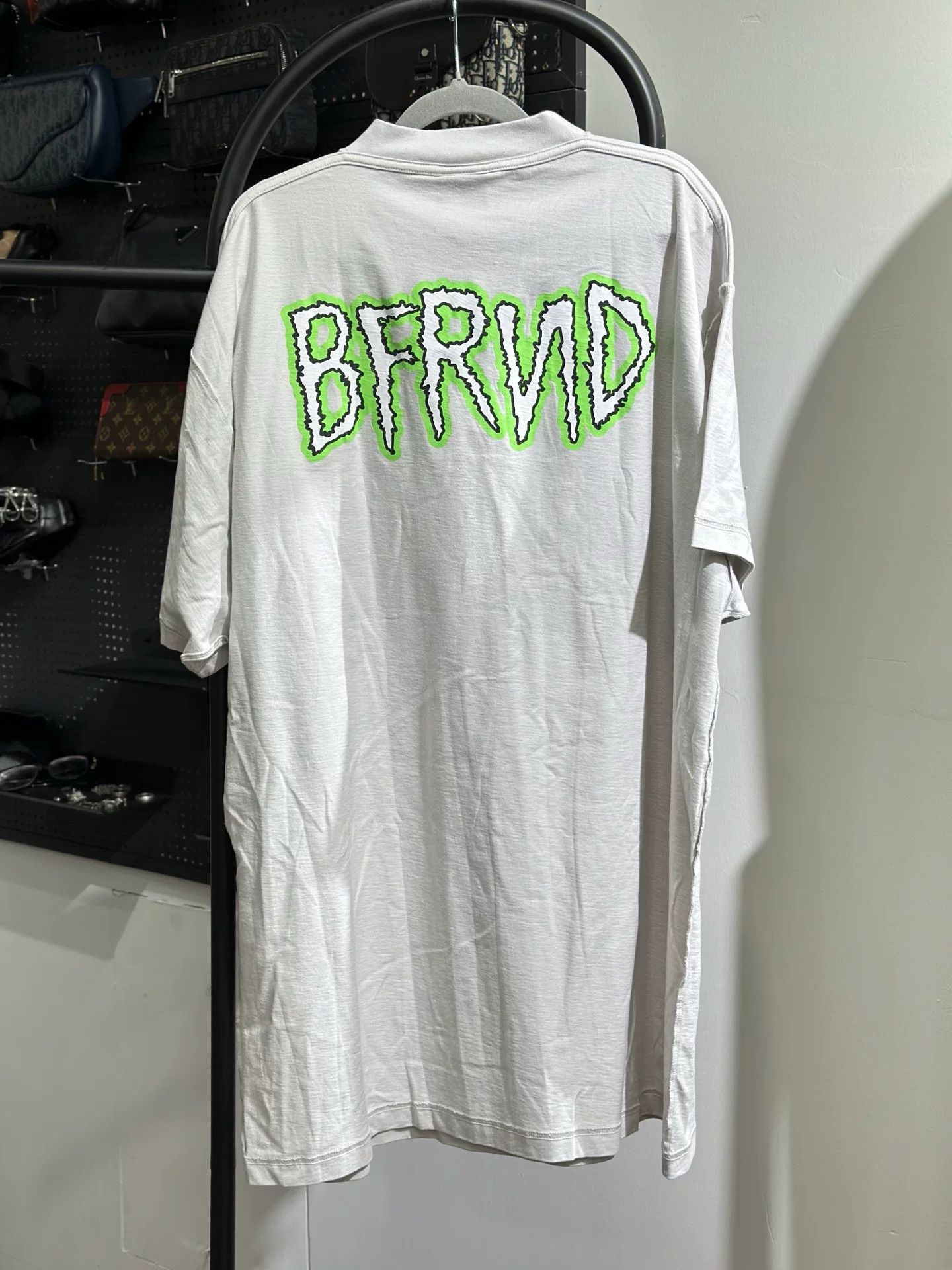 Balenciaga Balenciaga White T-Shirt L Men Size US L / EU 52-54 / 3 - 2 Thumbnail