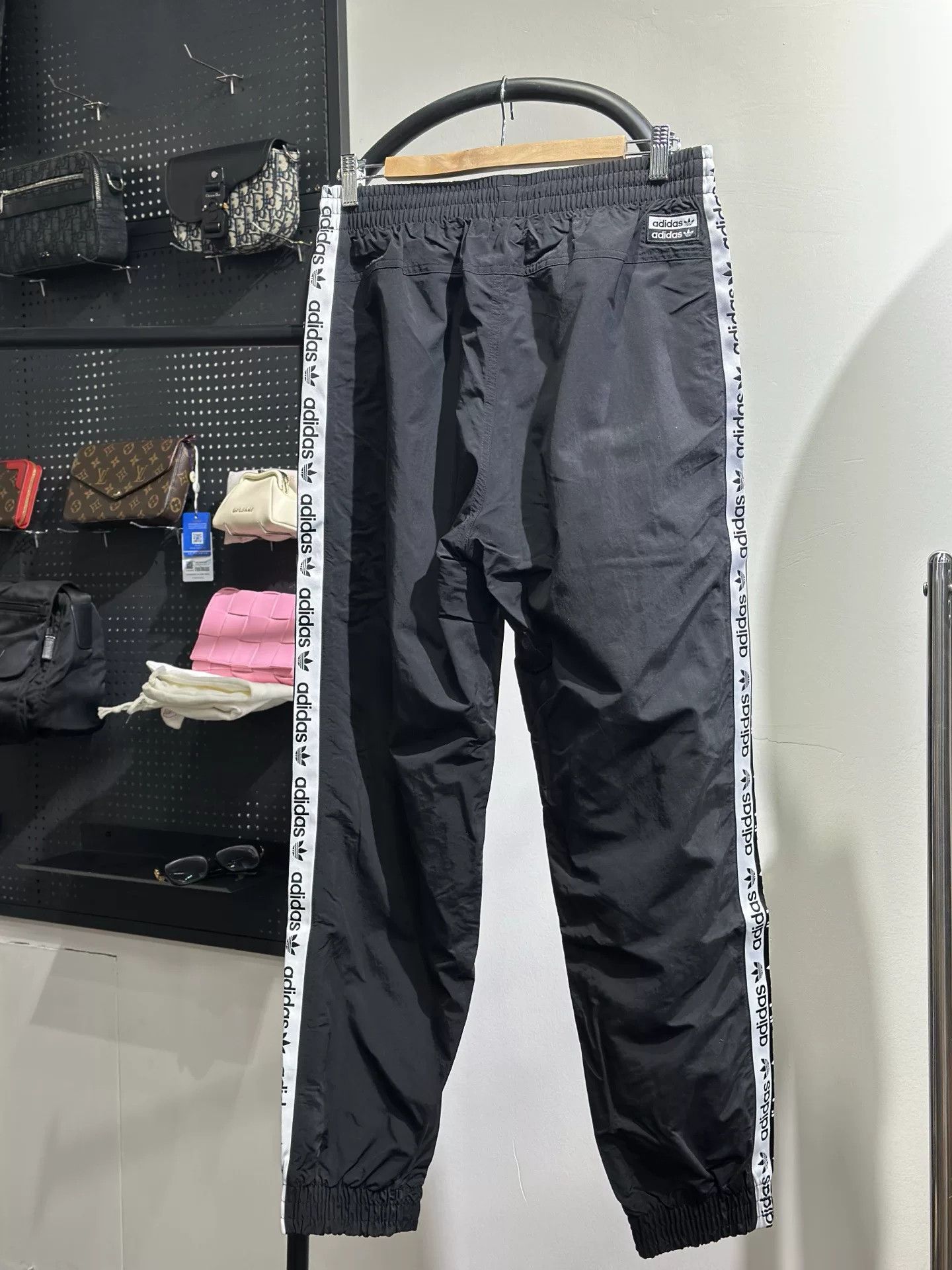 Adidas Adidas Black Sweatpants M Men Size US 32 / EU 48 - 2 Thumbnail