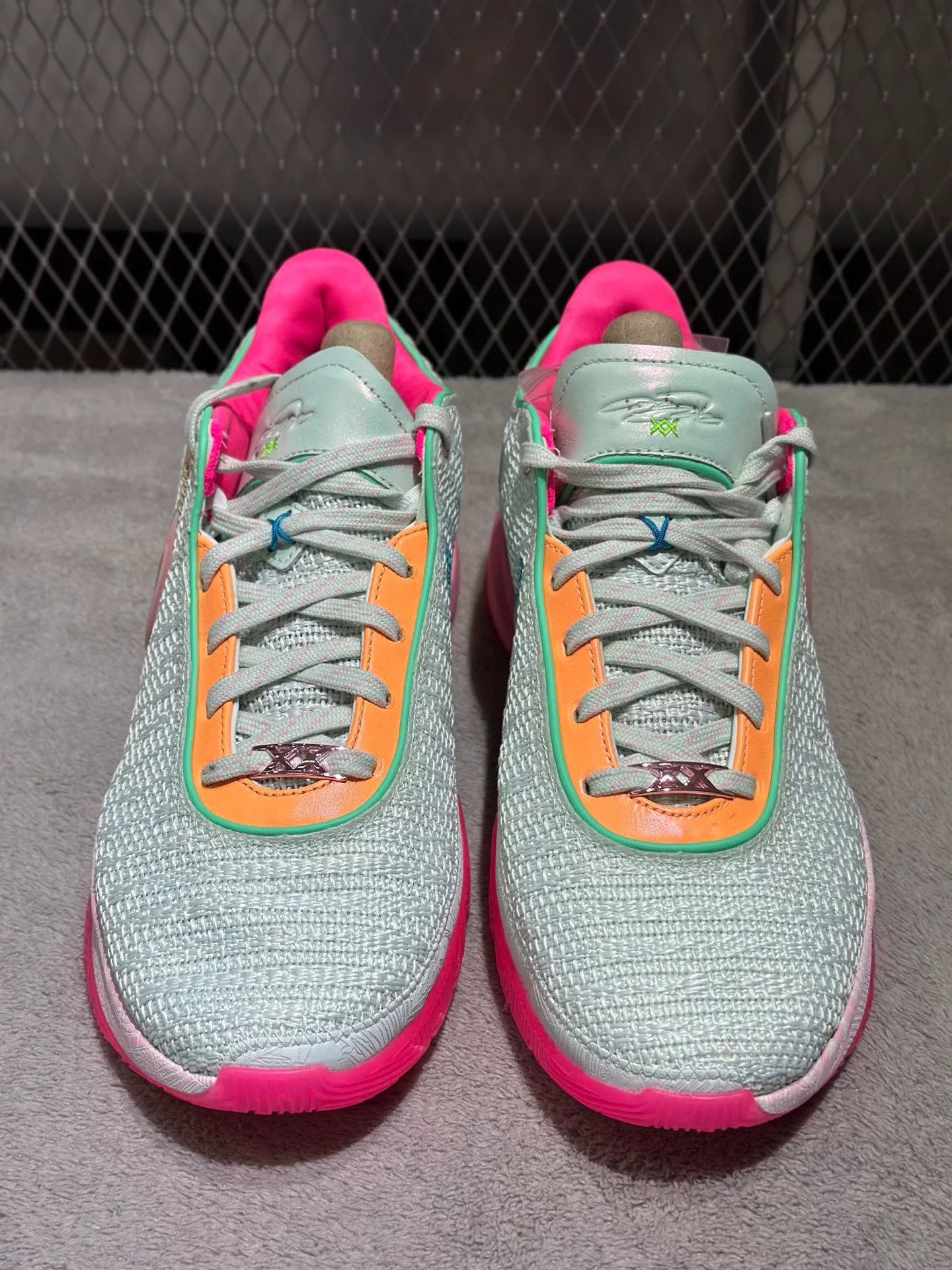 Nike Nike LEBRON 20 Pink Lowtop Sneakers 44.5 Men Size US 11 / EU 44 - 2 Thumbnail