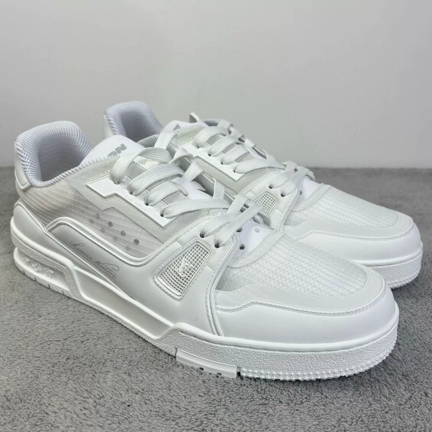 Louis Vuitton Louis Vuitton Training White Lowtop Sneakers S Men Size US 10 / EU 43 - 3 Thumbnail