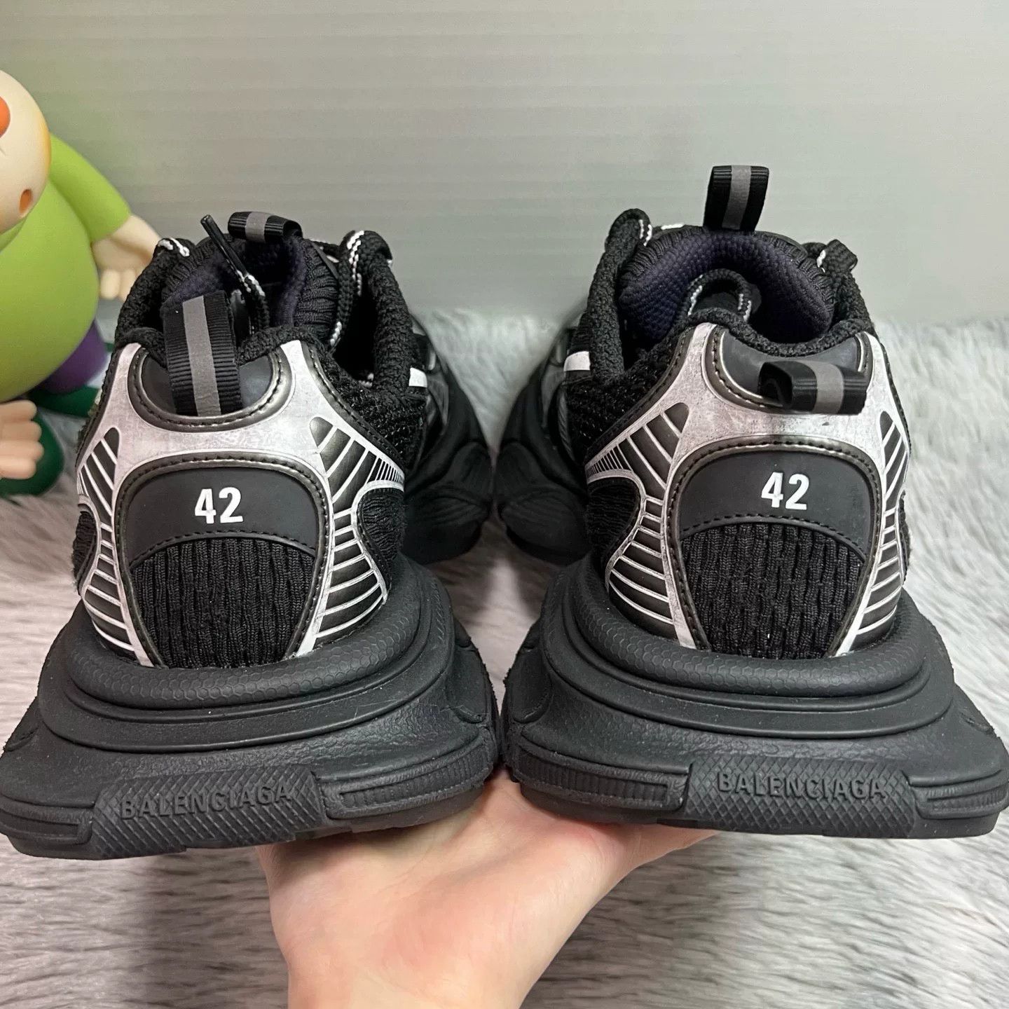Balenciaga Balenciaga Distressed Silver Lowtop Sneakers XXXL Men Size US 10 / EU 43 - 5 Thumbnail