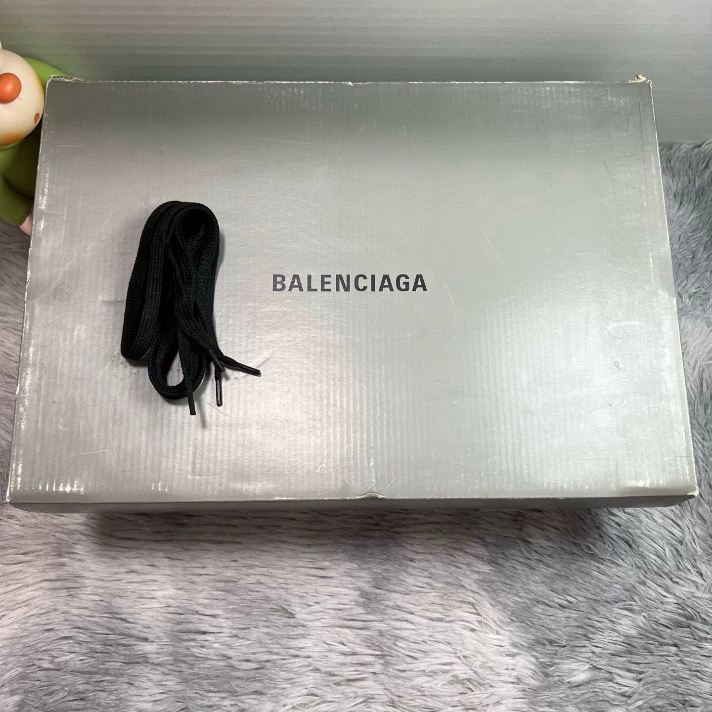 Balenciaga Balenciaga Distressed Silver Lowtop Sneakers XXXL Men Size US 10 / EU 43 - 8 Thumbnail