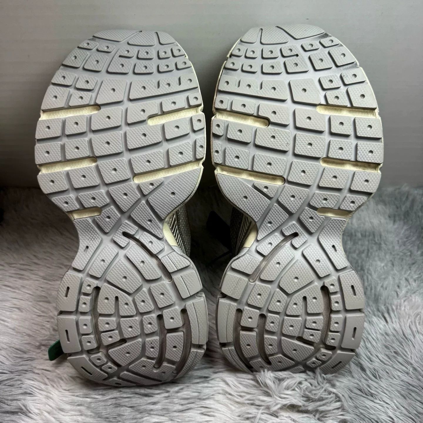 Balenciaga Balenciaga Mesh Gold Lowtop Sneakers XXXL Men Size US 10 / EU 43 - 4 Thumbnail