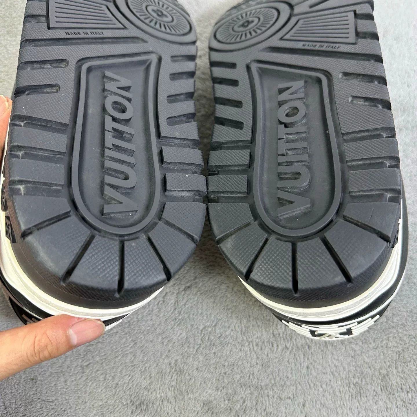 Louis Vuitton Louis Vuitton Training Black Lowtop Sneakers 44 Men Size US 10.5 / EU 43-44 - 6 Thumbnail