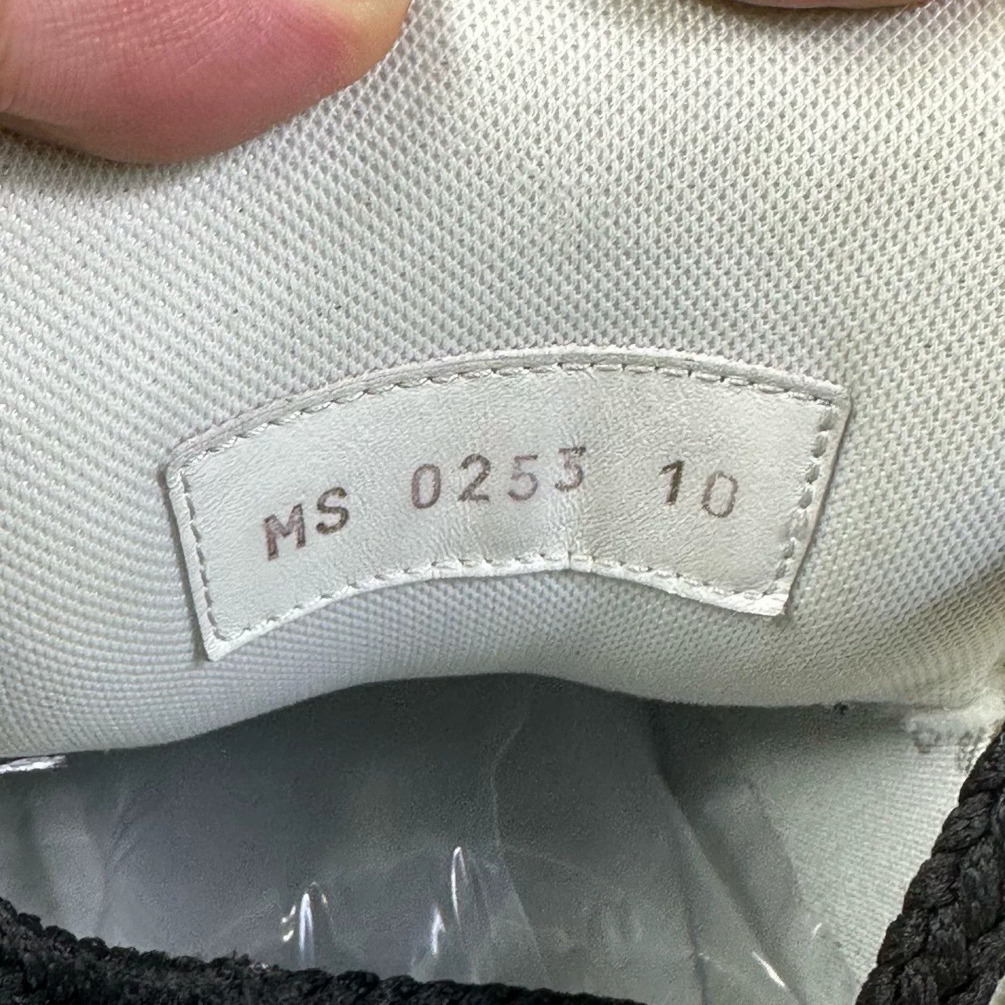 Louis Vuitton Louis Vuitton Training Black Lowtop Sneakers 44 Men Size US 10.5 / EU 43-44 - 8 Thumbnail
