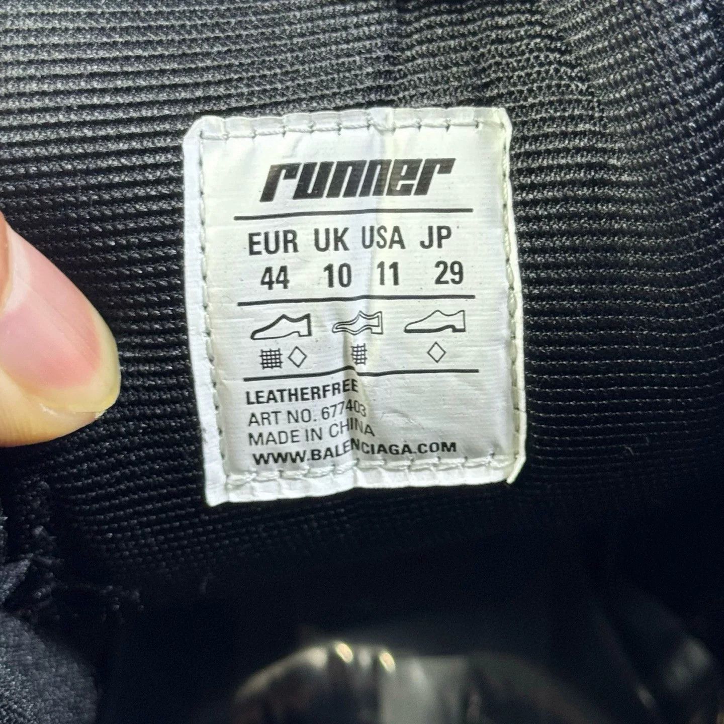 Balenciaga Balenciaga Running Black Lowtop Sneakers 44 Men Size US 10.5 / EU 43-44 - 8 Thumbnail