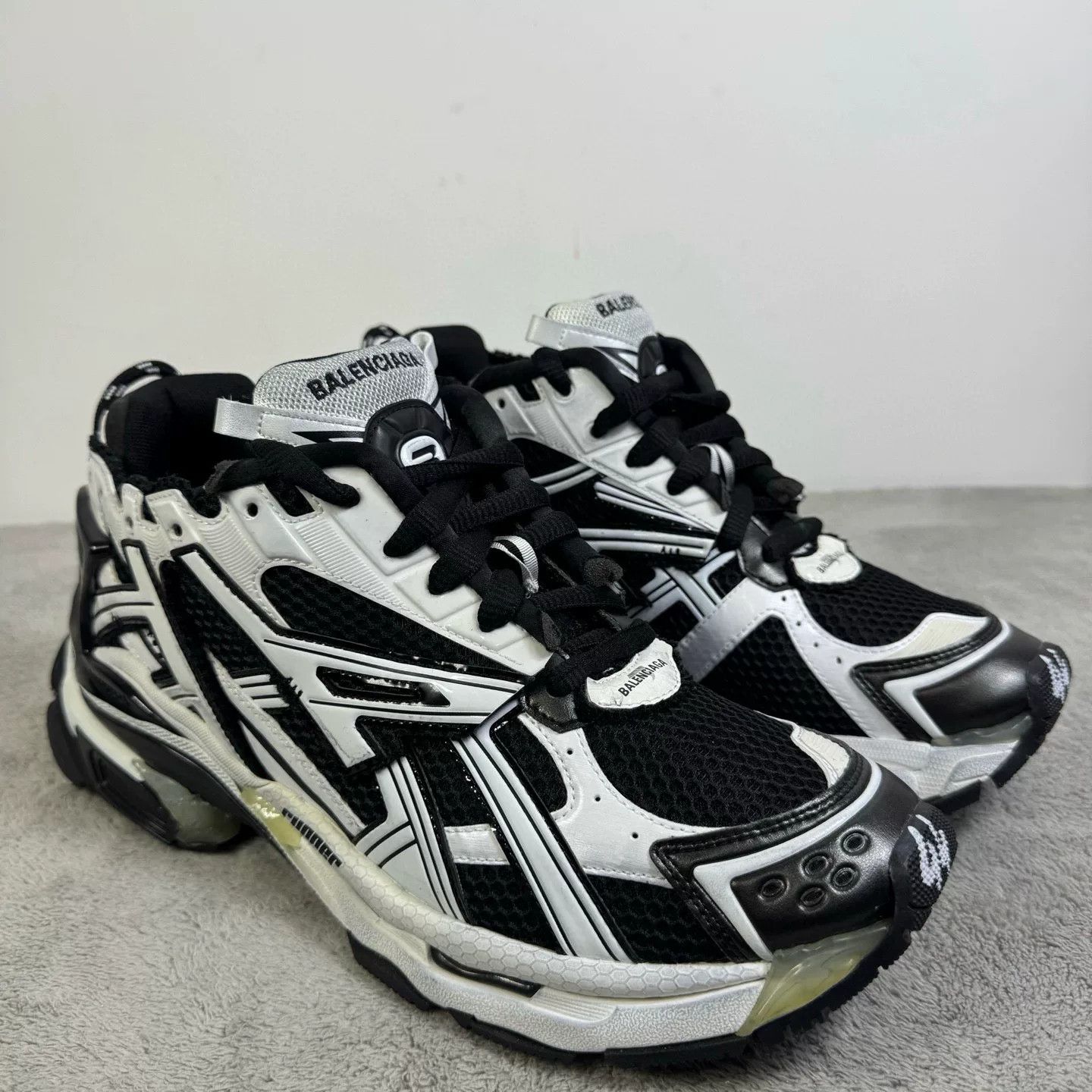 Balenciaga Balenciaga Running Black Lowtop Sneakers 44 Men Size US 10.5 / EU 43-44 - 3 Thumbnail