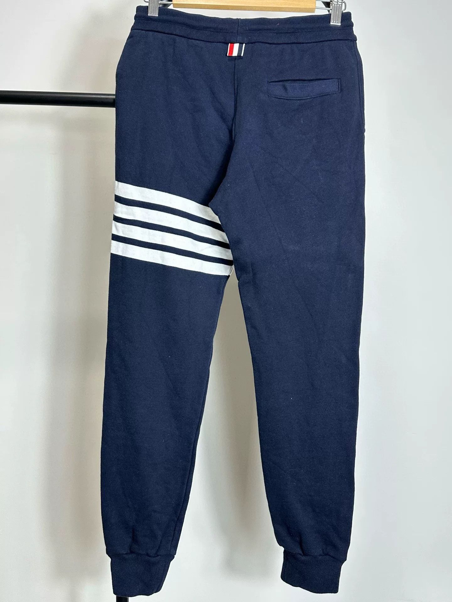 Thom Browne Thom Browne Navy Sweatpants Men Size US 28 / EU 44 - 2 Thumbnail