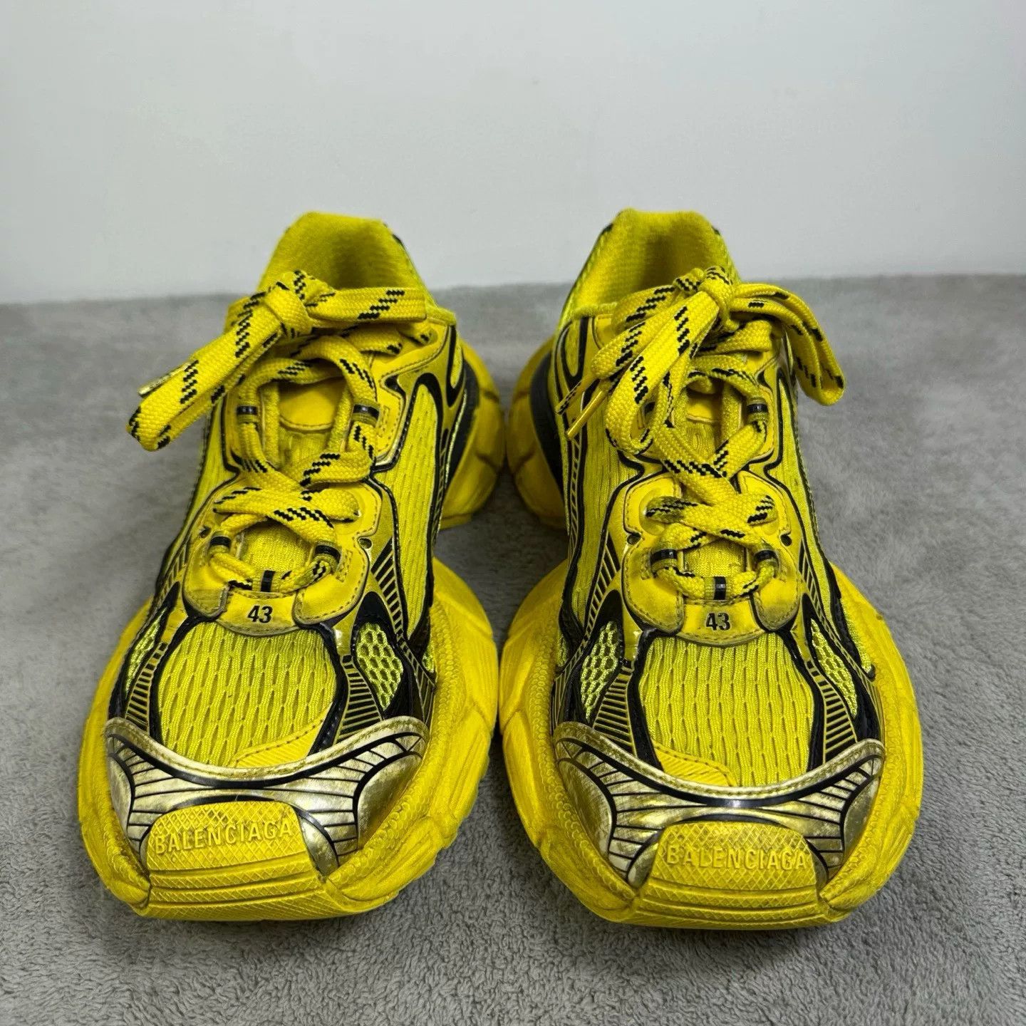 Balenciaga Balenciaga Yellow Lowtop Sneakers XXXL Men Size US 10 / EU 43 - 2 Thumbnail