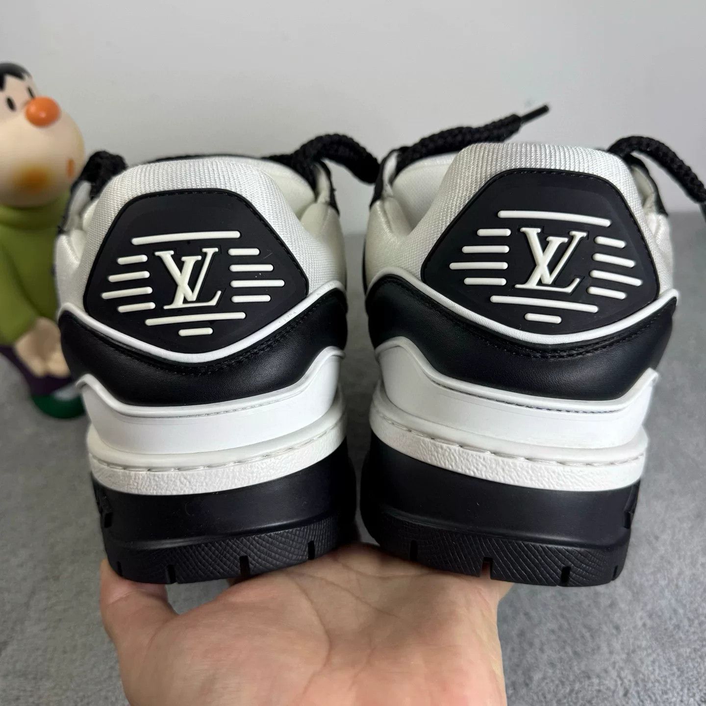 Louis Vuitton Louis Vuitton Training Black Lowtop Sneakers 40 Men Size US 7.5 / EU 40-41 - 7 Thumbnail