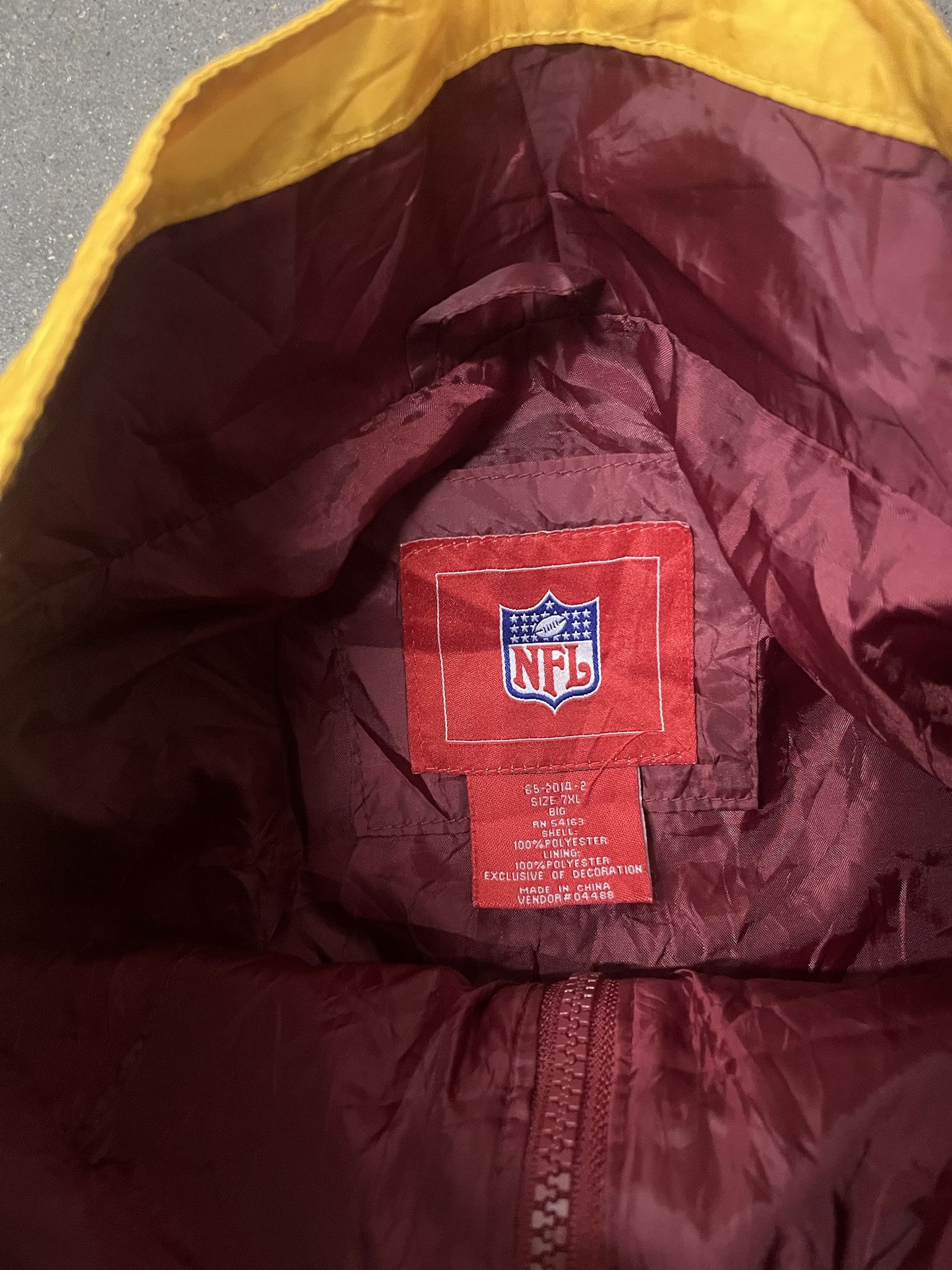 NFL × Vintage Vintage 2000s Oversized Redskins NFL Jacket Size 7XL Size US XXL / EU 58 / 5 - 2 Thumbnail