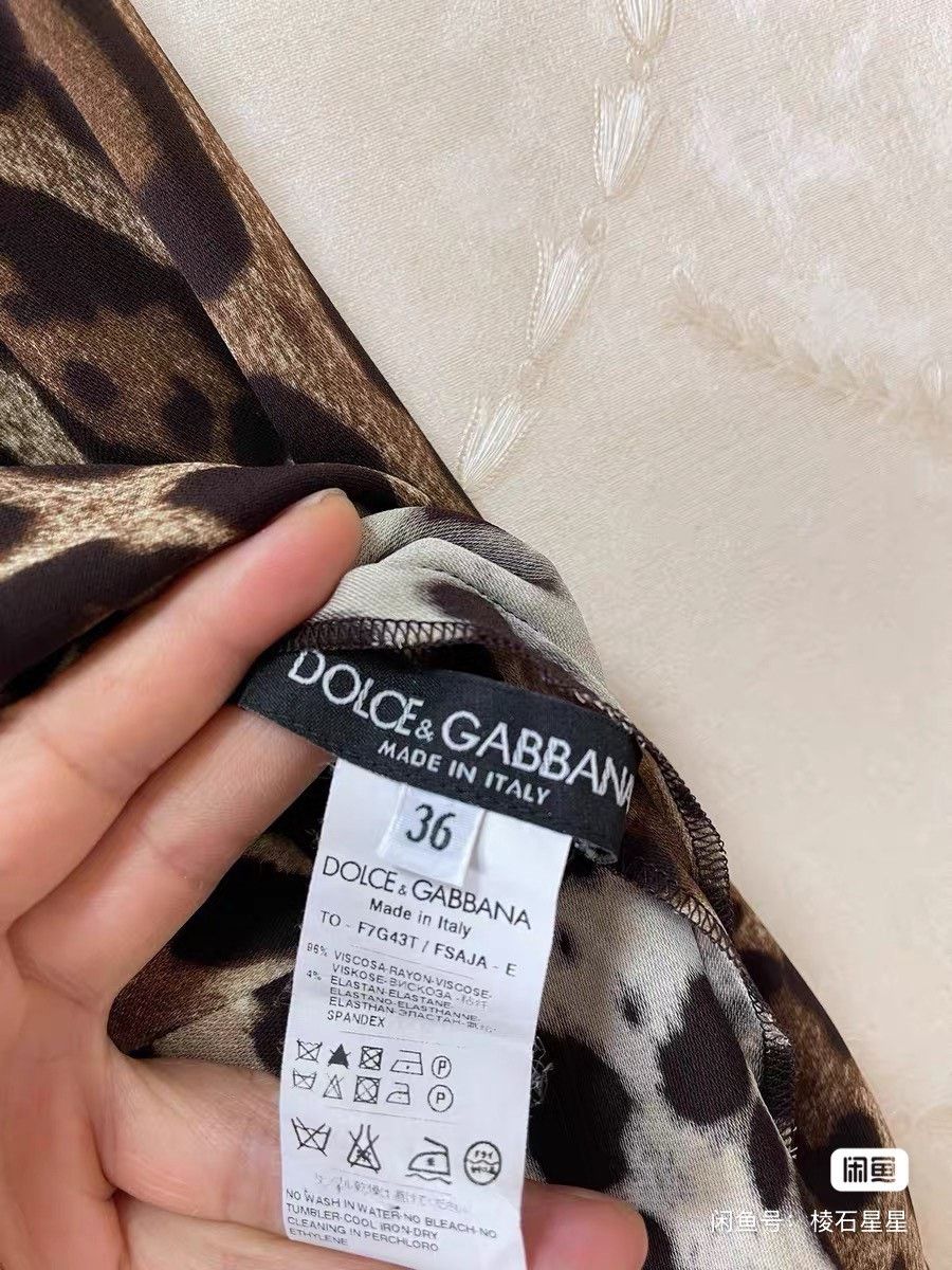 Dolce & Gabbana DG Runway Classic Leopard Print Top Size XS / US 0-2 / IT 36-38 - 2 Thumbnail