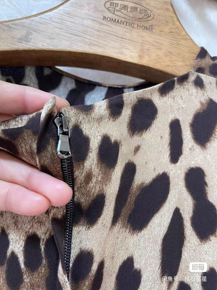 Dolce & Gabbana DG Runway Classic Leopard Print Top Size XS / US 0-2 / IT 36-38 - 4 Thumbnail